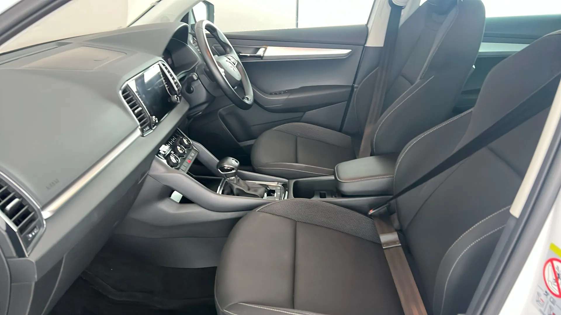 2023 SKODA KAROQ 2023 SKODA KAROQ