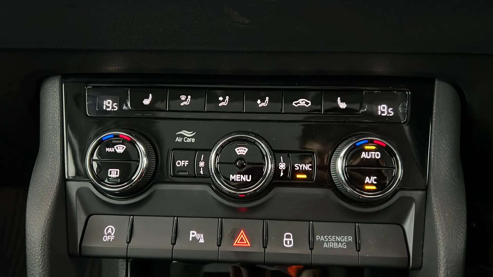 2023 SKODA KAROQ 2023 SKODA KAROQ