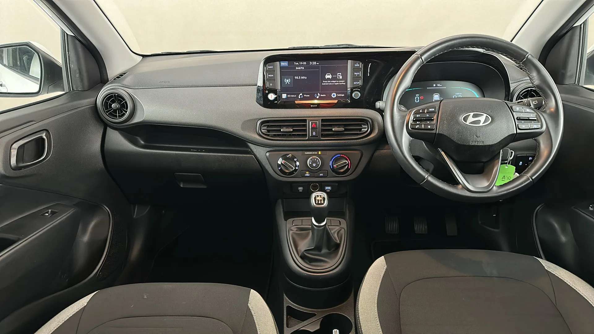2023 HYUNDAI I10 2023 HYUNDAI I10