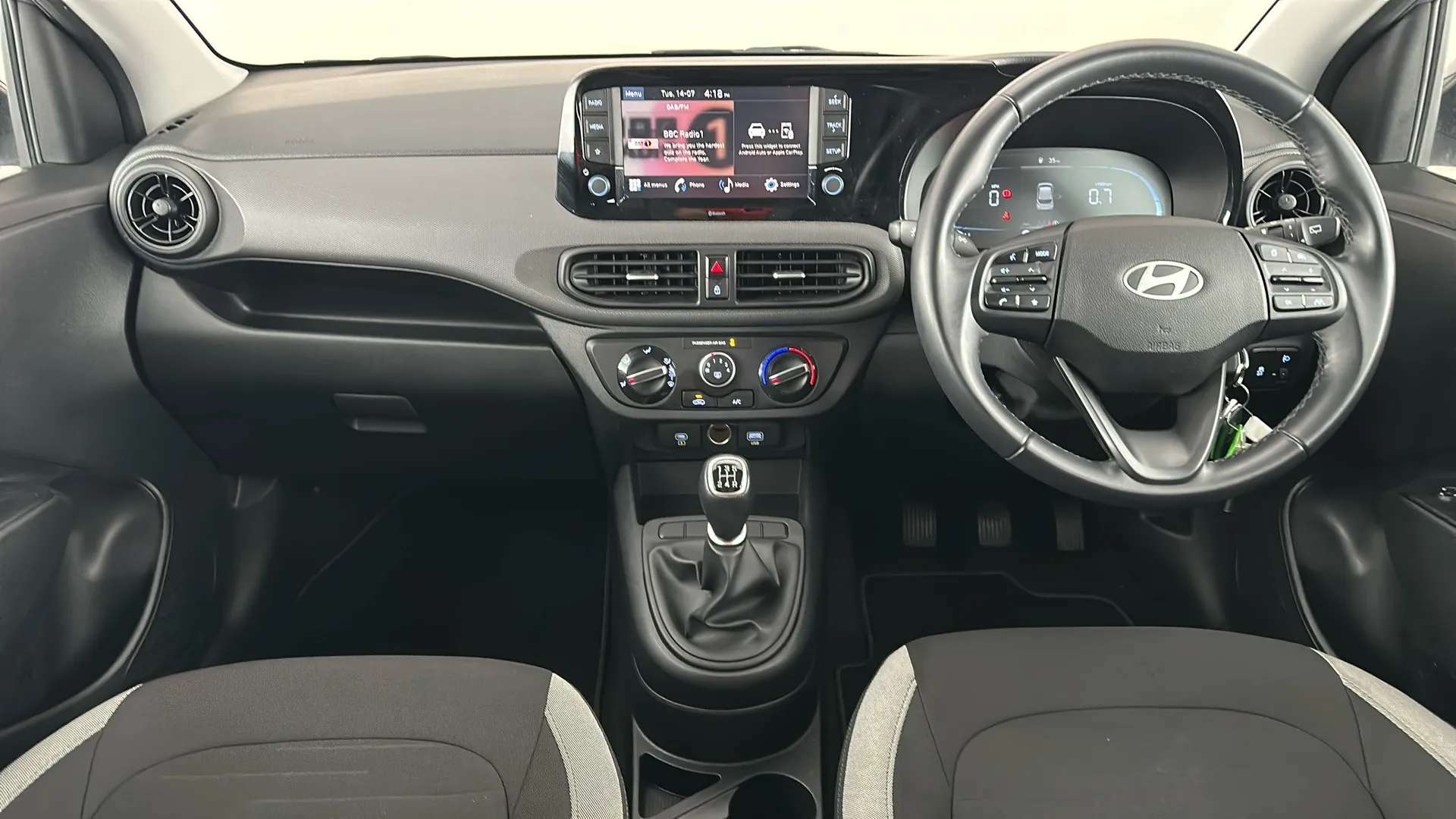 2024 HYUNDAI I10 2024 HYUNDAI I10