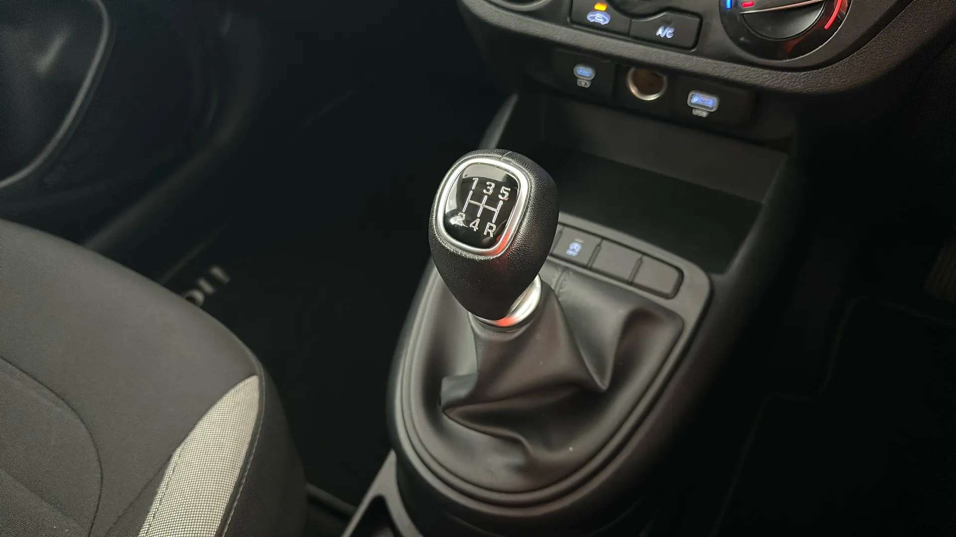2024 HYUNDAI I10 2024 HYUNDAI I10