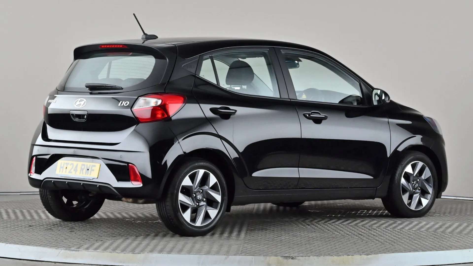 2024 HYUNDAI I10 2024 HYUNDAI I10