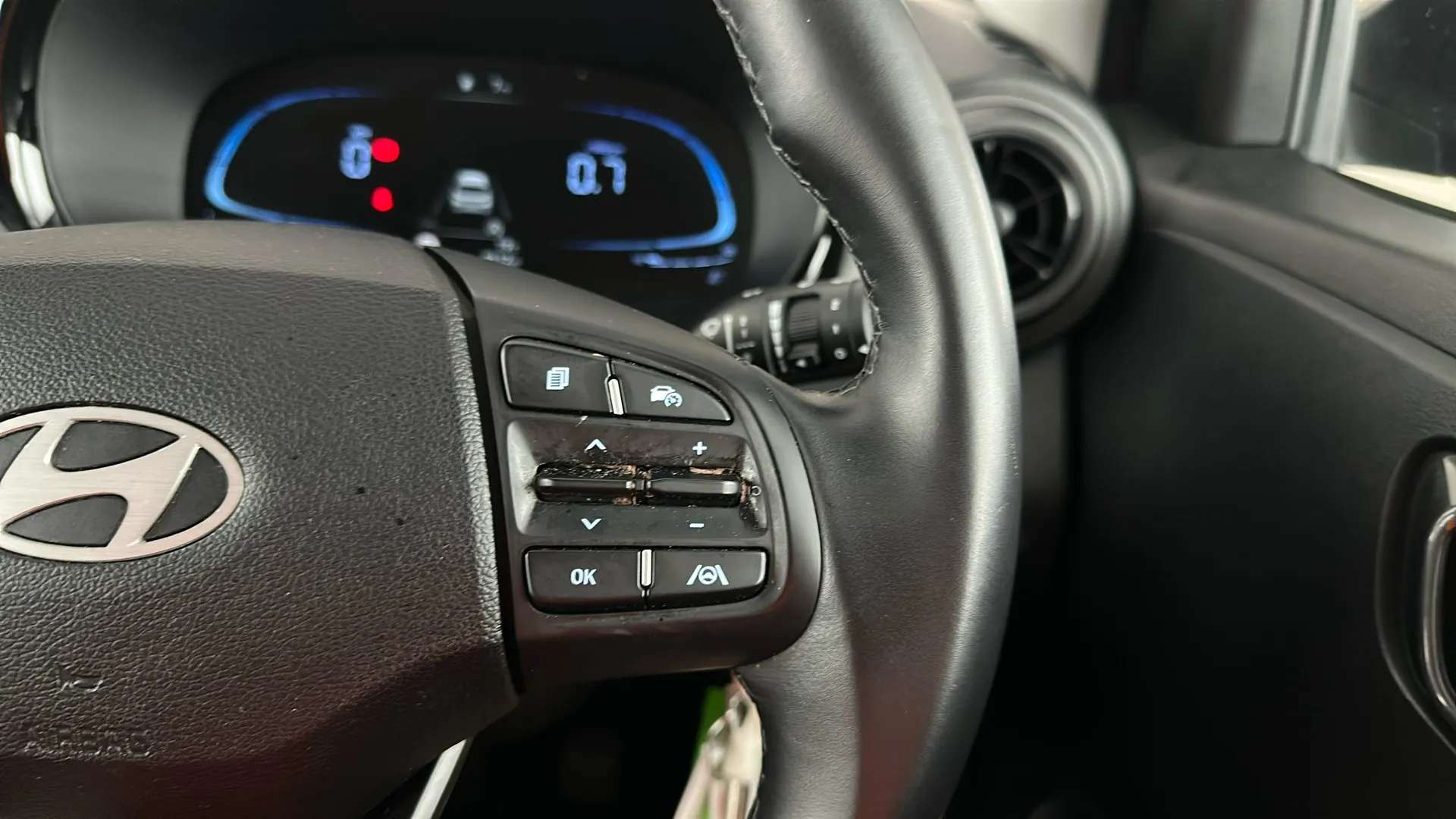 2024 HYUNDAI I10 2024 HYUNDAI I10