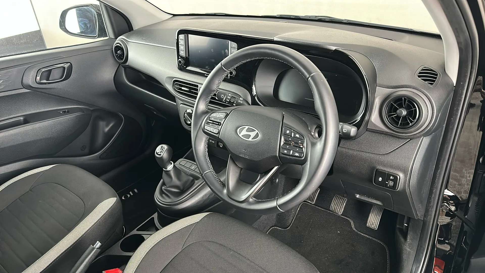 2024 HYUNDAI I10 2024 HYUNDAI I10