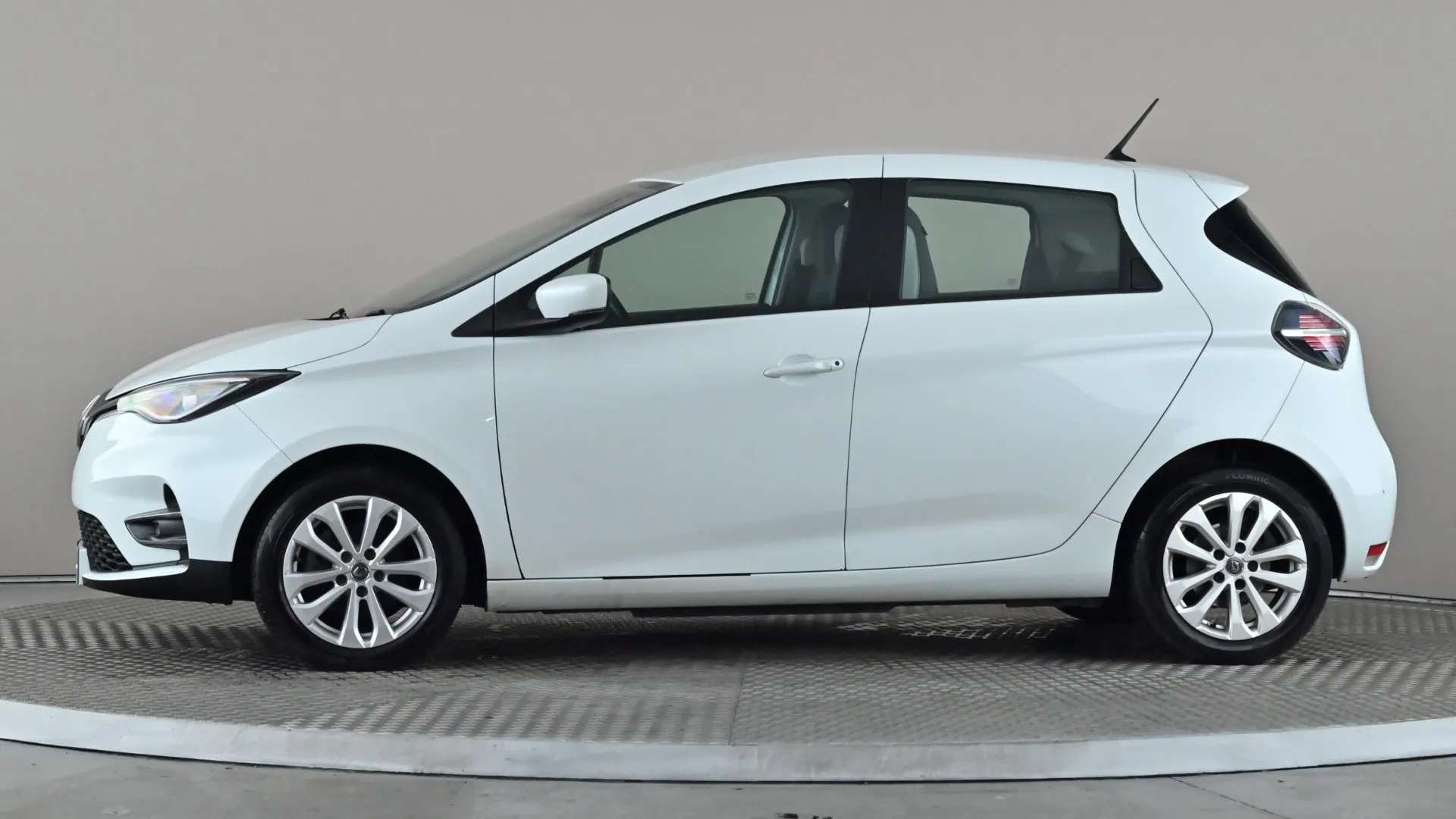 A 2021 RENAULT ZOE 100kW Iconic R135 50kWh Rapid Charge Auto A 2021 RENAULT ZOE 100kW Iconic R135 50kWh Rapid Charge Auto