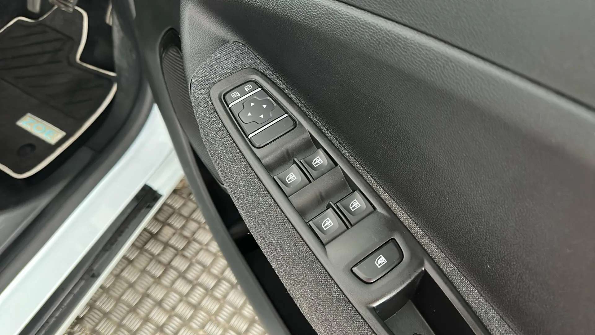 2021 RENAULT ZOE 2021 RENAULT ZOE
