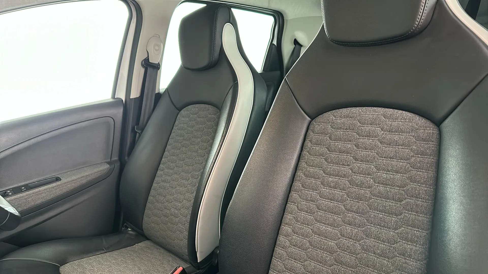 2021 RENAULT ZOE 2021 RENAULT ZOE