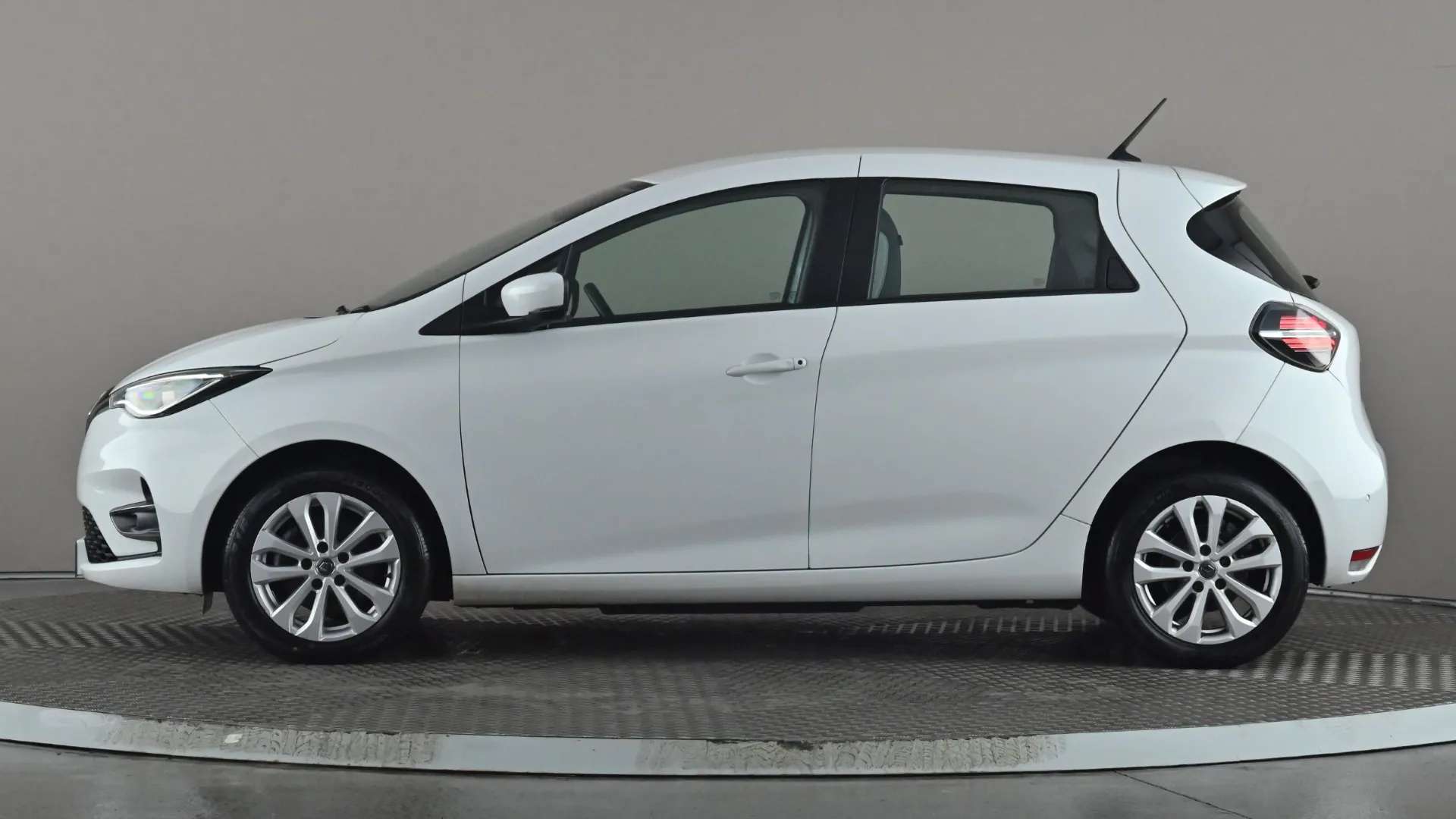 A 2021 RENAULT ZOE 100kW Iconic R135 50kWh Rapid Charge Auto A 2021 RENAULT ZOE 100kW Iconic R135 50kWh Rapid Charge Auto