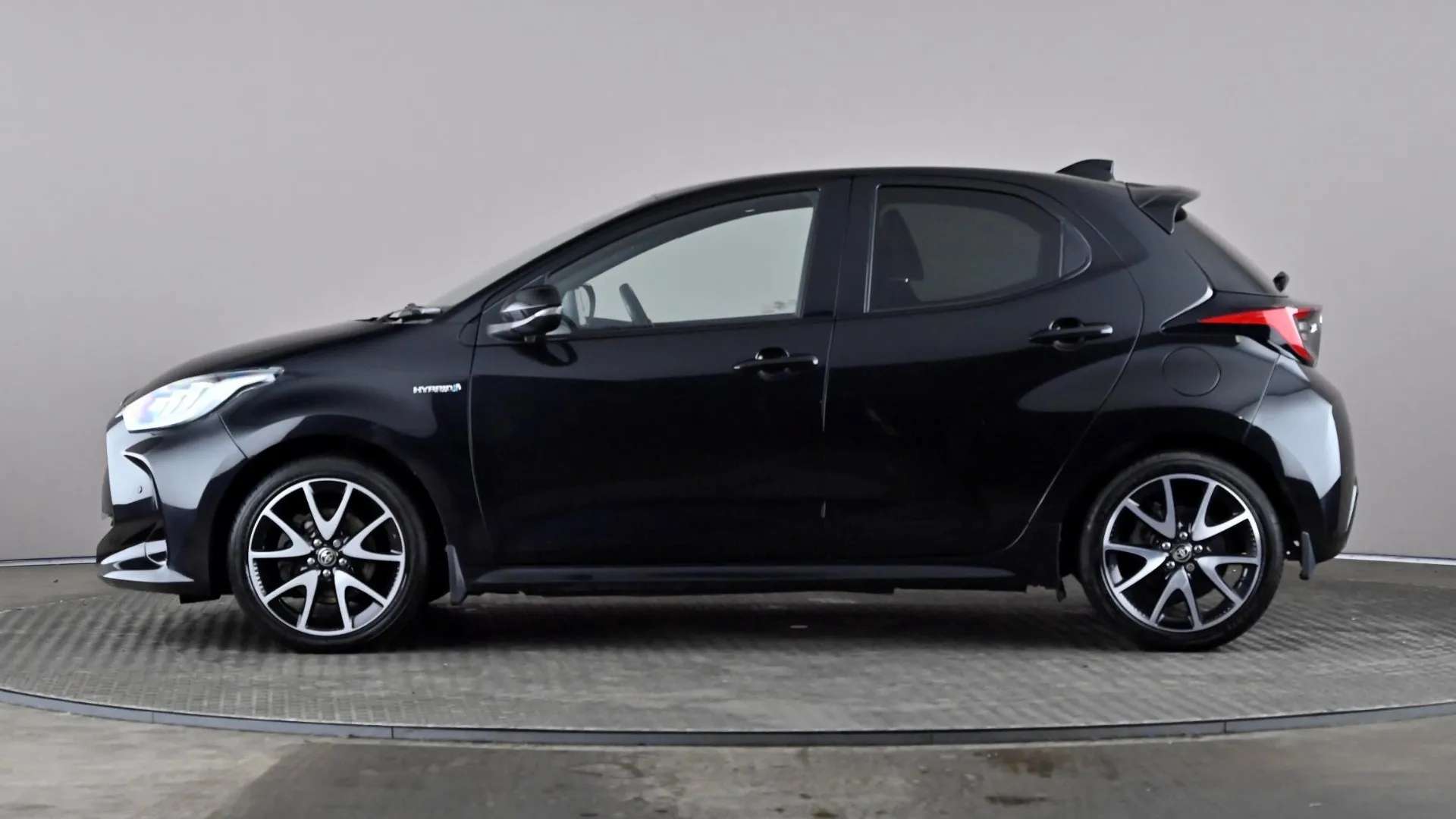 A 2020 TOYOTA YARIS 1.5 Hybrid Dynamic CVT A 2020 TOYOTA YARIS 1.5 Hybrid Dynamic CVT