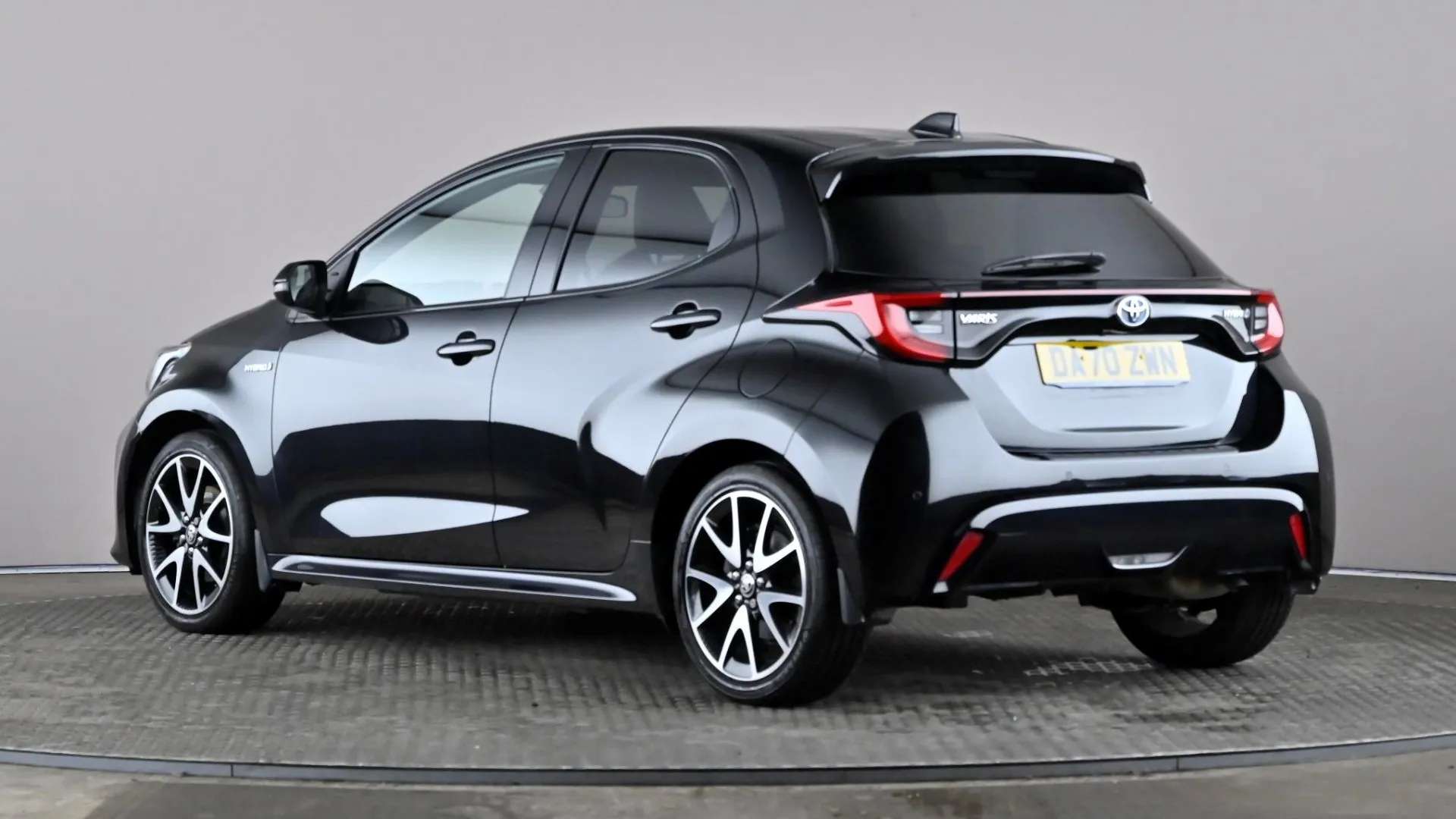 A 2020 TOYOTA YARIS 1.5 Hybrid Dynamic CVT A 2020 TOYOTA YARIS 1.5 Hybrid Dynamic CVT