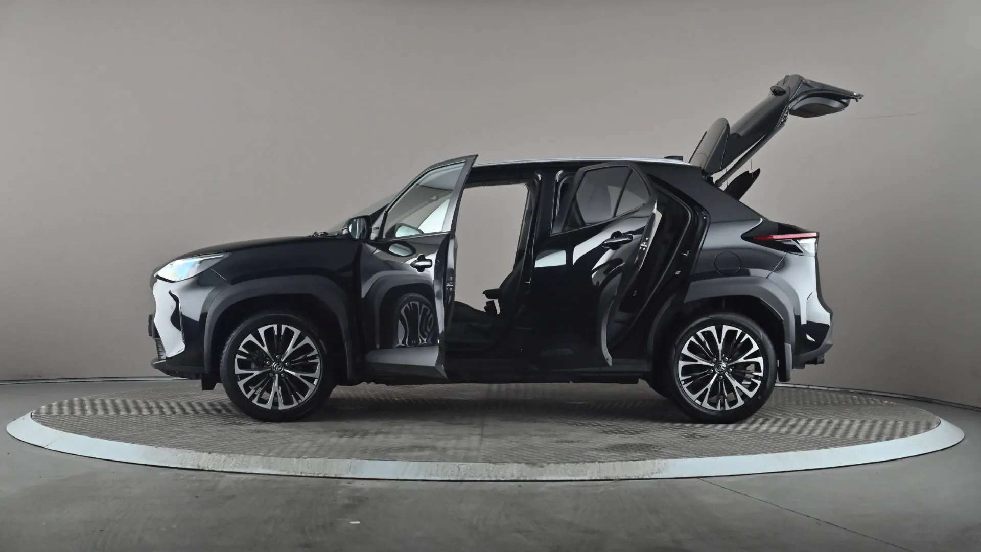 2022 TOYOTA YARIS CROSS 2022 TOYOTA YARIS CROSS