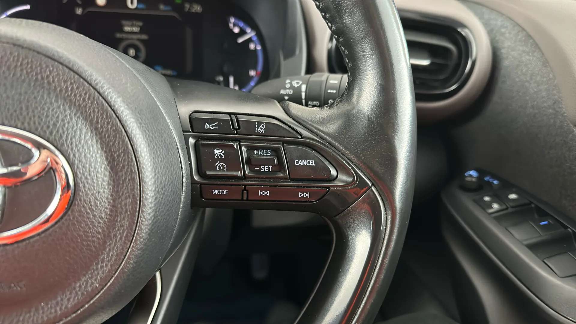 2022 TOYOTA YARIS CROSS 2022 TOYOTA YARIS CROSS