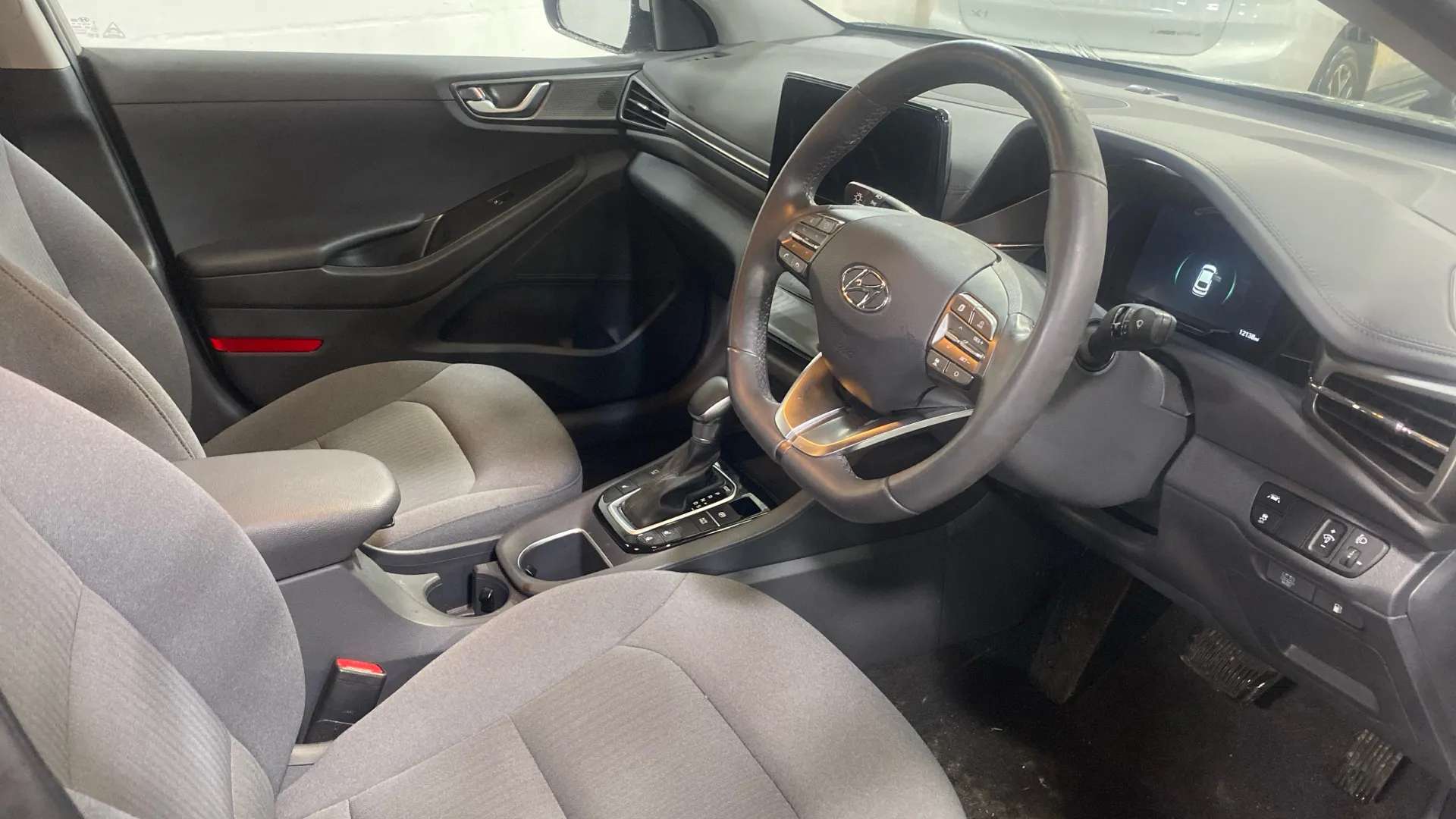 A 2021 HYUNDAI IONIQ 1.6 GDi Hybrid Premium DCT A 2021 HYUNDAI IONIQ 1.6 GDi Hybrid Premium DCT