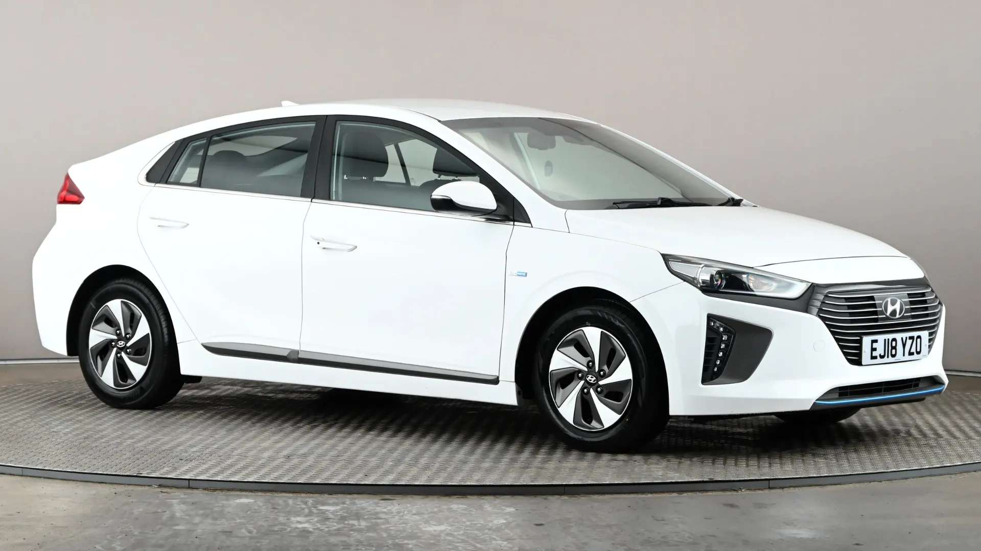 A 2018 HYUNDAI IONIQ 1.6 GDi Hybrid Premium DCT A 2018 HYUNDAI IONIQ 1.6 GDi Hybrid Premium DCT