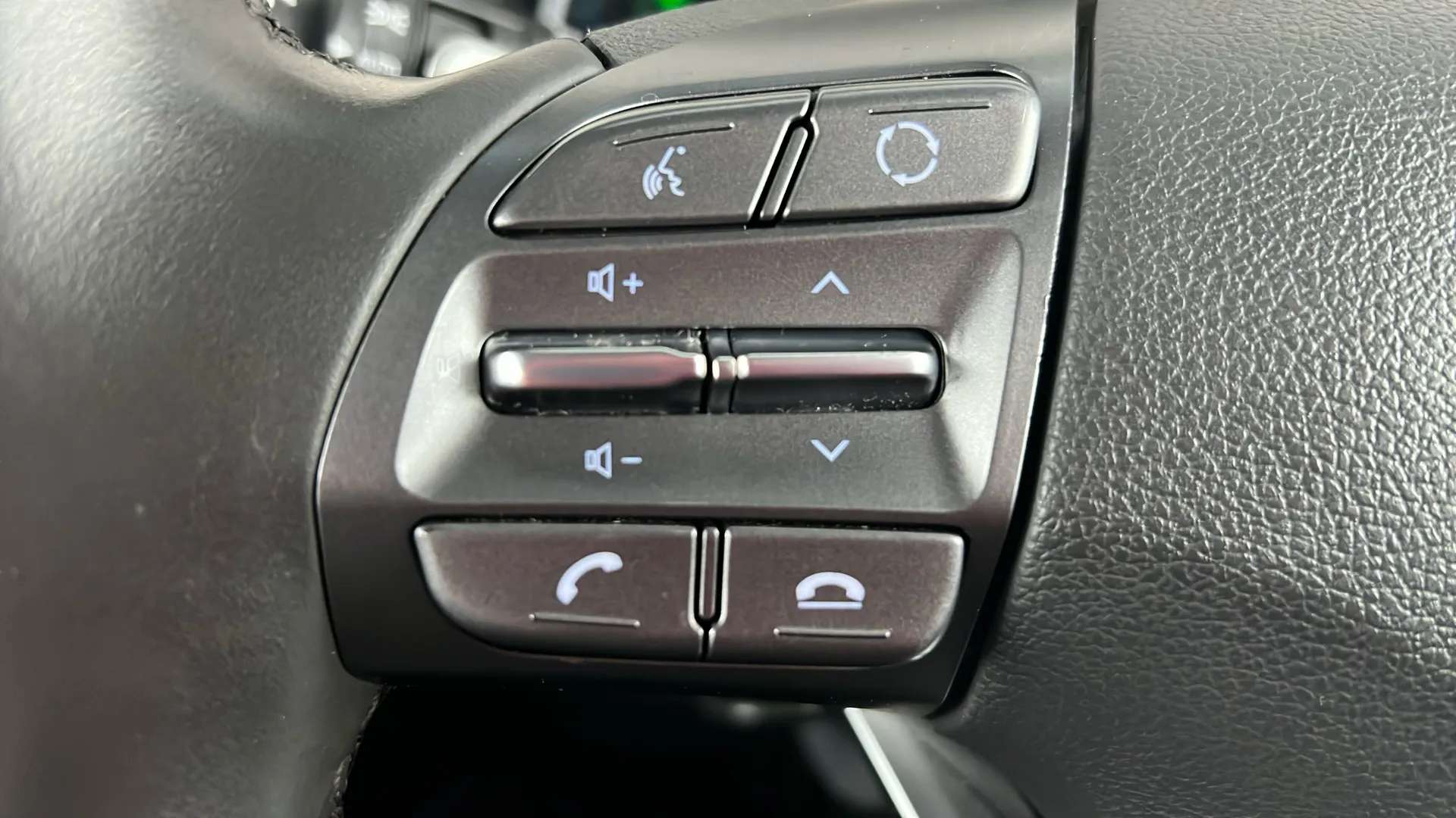 2022 HYUNDAI IONIQ 2022 HYUNDAI IONIQ