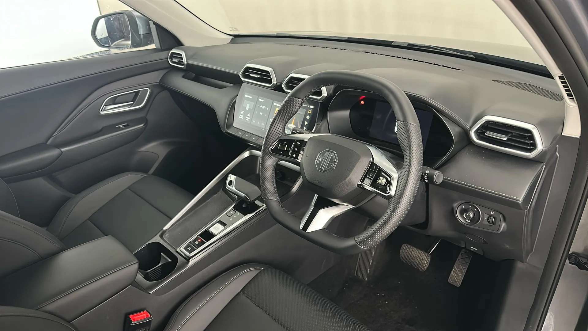 2025 MG MOTOR UK ZS 2025 MG MOTOR UK ZS