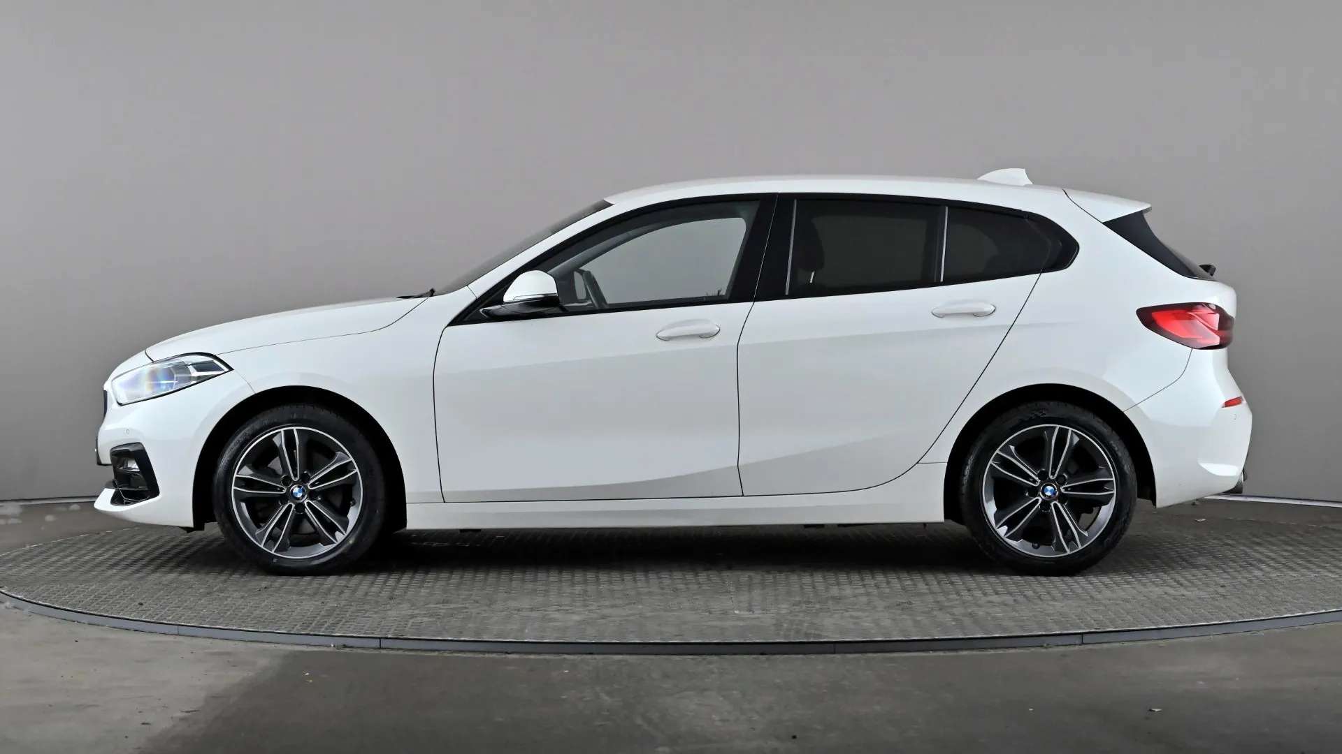 A 2020 BMW 1 SERIES 118i Sport A 2020 BMW 1 SERIES 118i Sport
