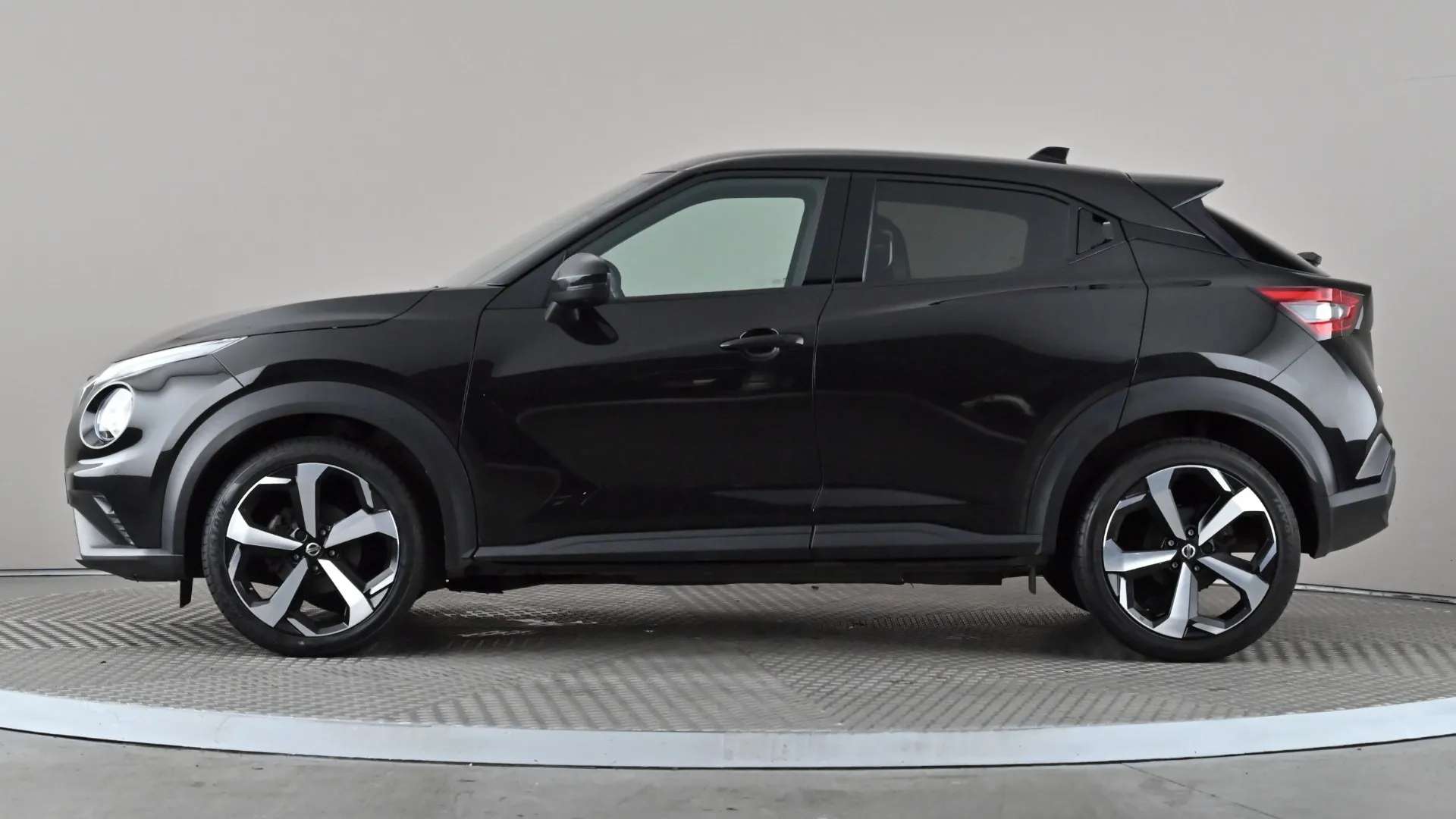 A 2022 NISSAN JUKE 1.0 DiG-T 114 Tekna A 2022 NISSAN JUKE 1.0 DiG-T 114 Tekna