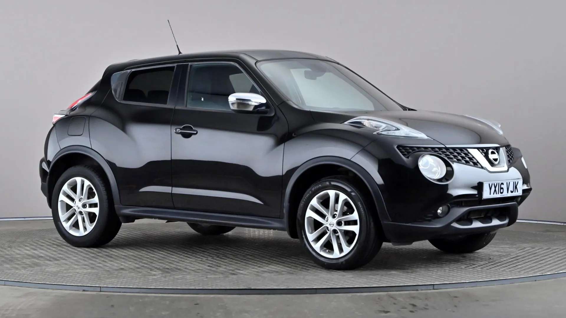 A 2016 NISSAN JUKE 1.2 DiG-T N-Connecta A 2016 NISSAN JUKE 1.2 DiG-T N-Connecta