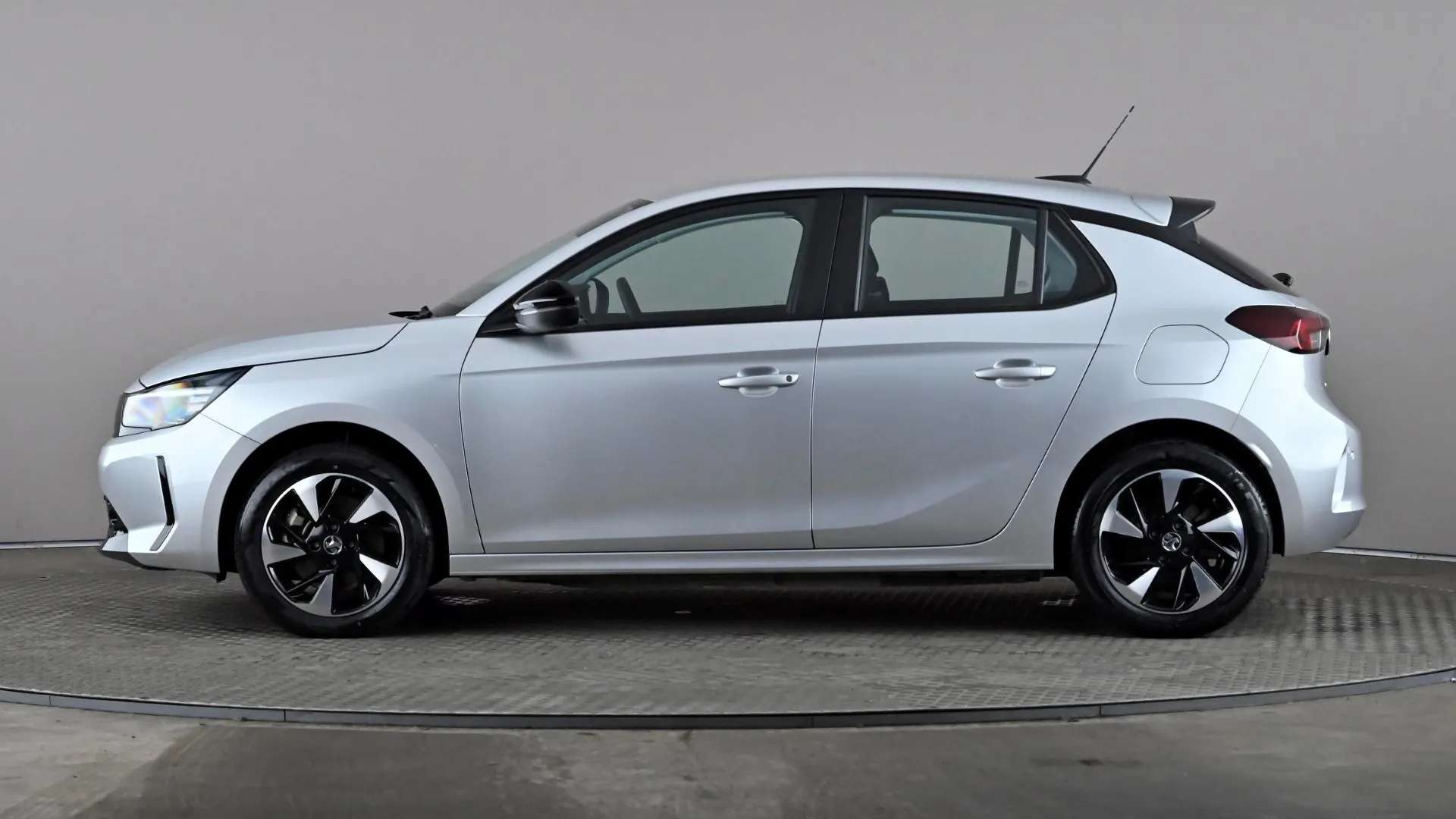 A 2024 VAUXHALL CORSA 100kW Design 50kWh Auto A 2024 VAUXHALL CORSA 100kW Design 50kWh Auto