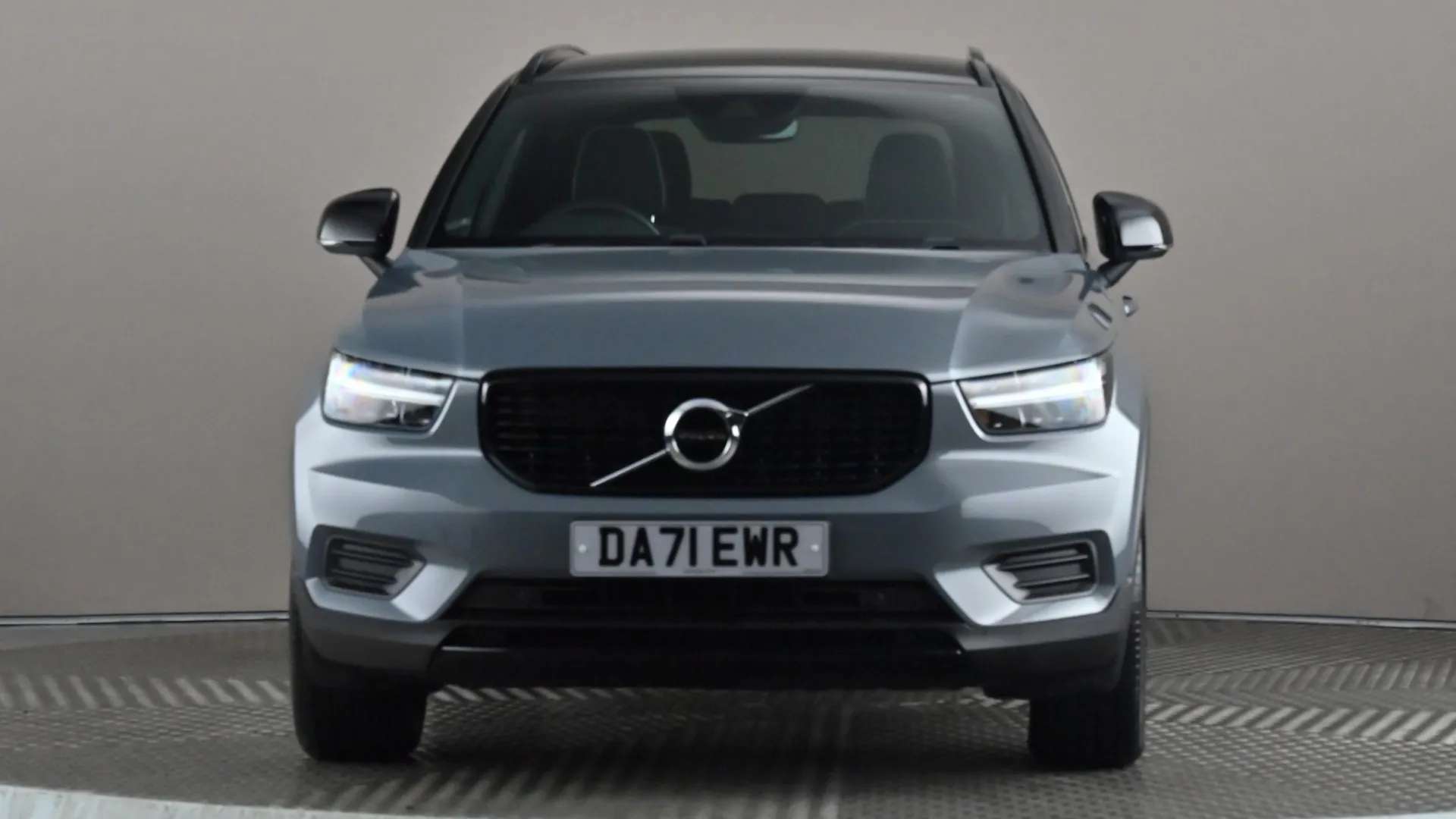 2021 VOLVO XC40 2021 VOLVO XC40
