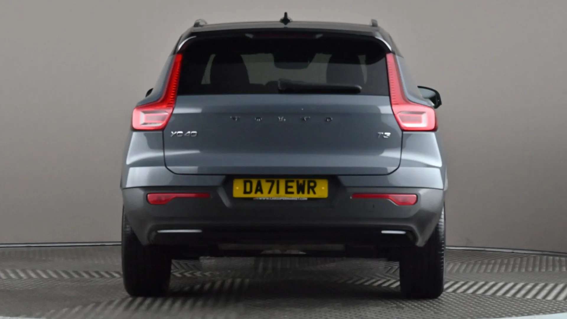 2021 VOLVO XC40 2021 VOLVO XC40