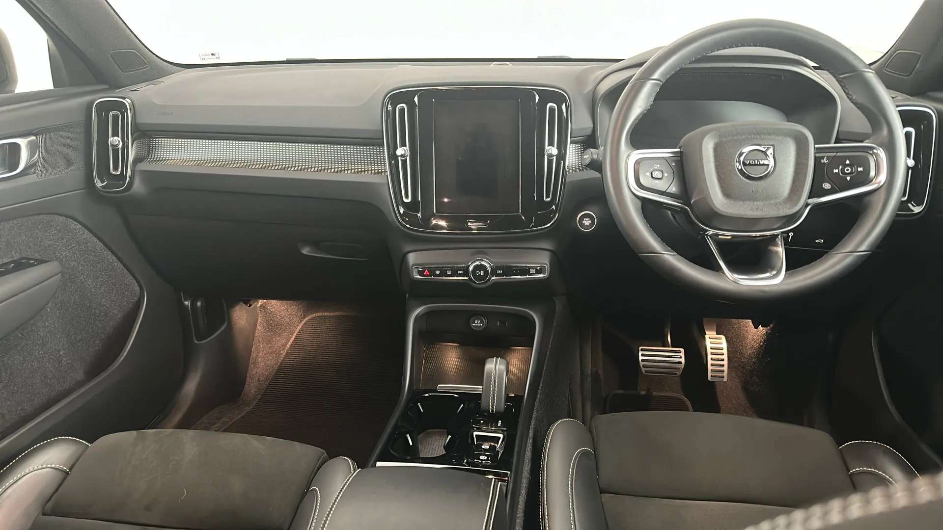 2021 VOLVO XC40 2021 VOLVO XC40