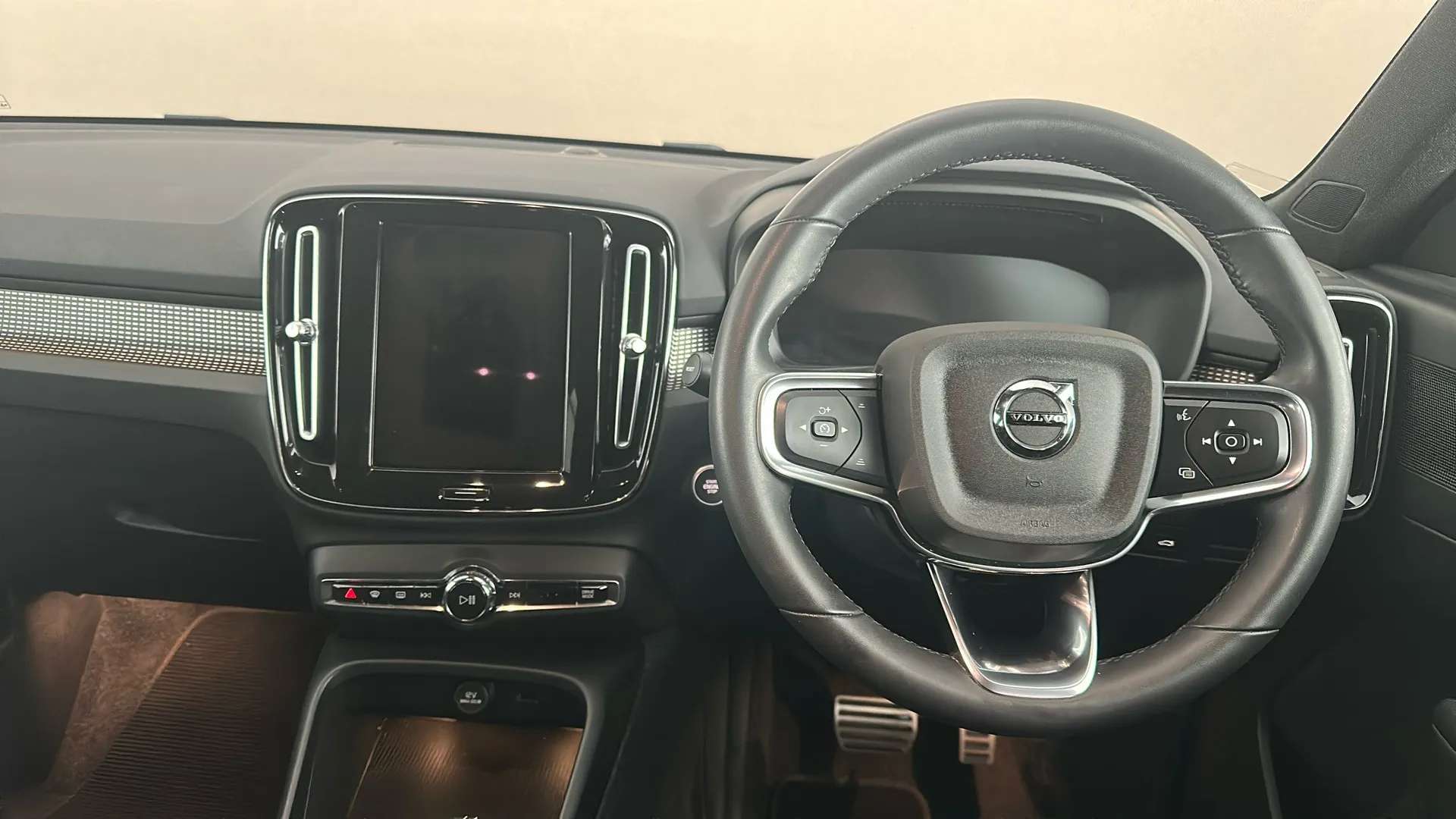 2021 VOLVO XC40 2021 VOLVO XC40