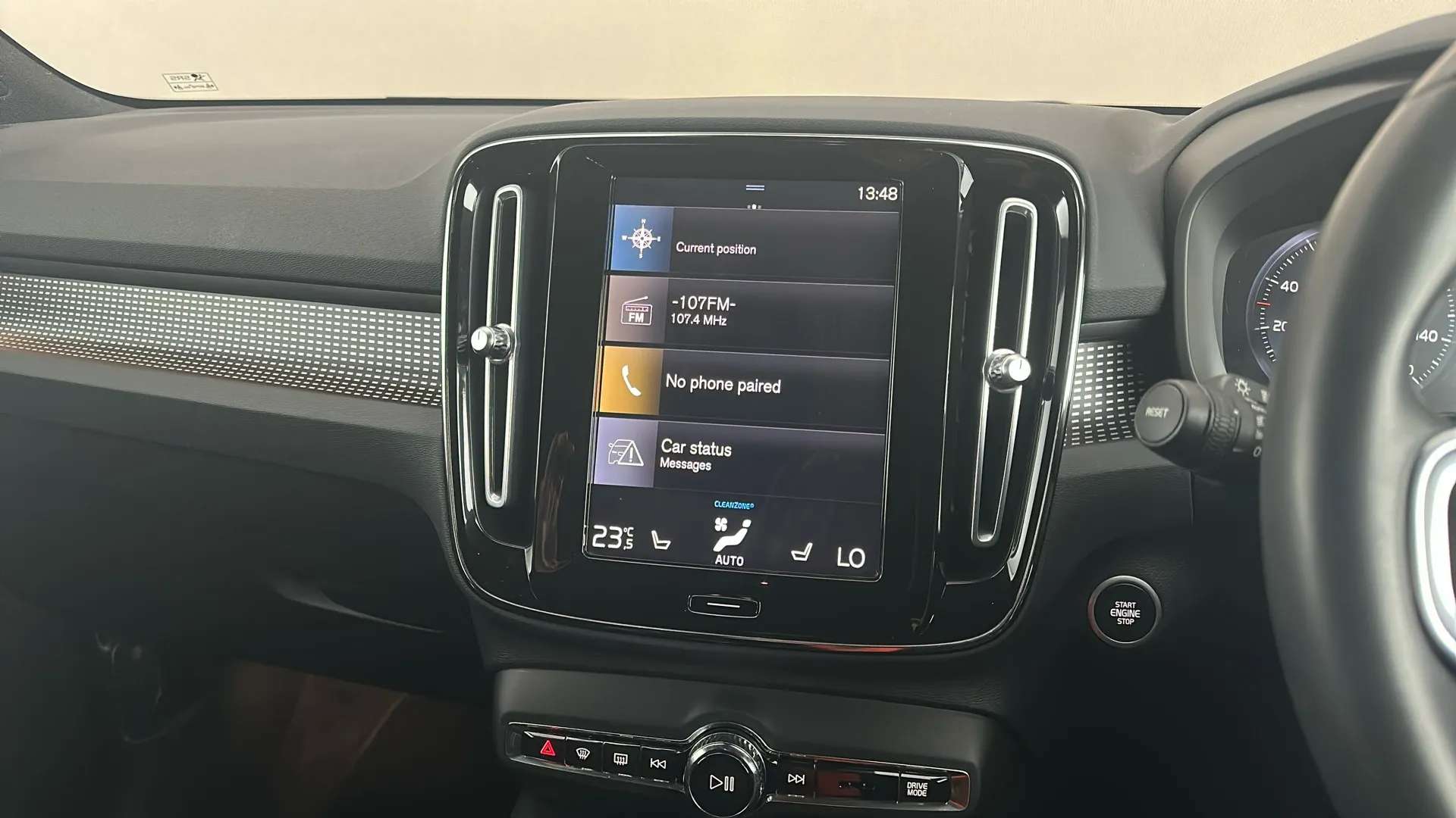 2021 VOLVO XC40 2021 VOLVO XC40