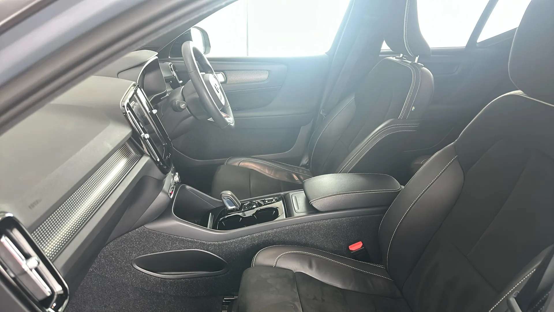 2021 VOLVO XC40 2021 VOLVO XC40