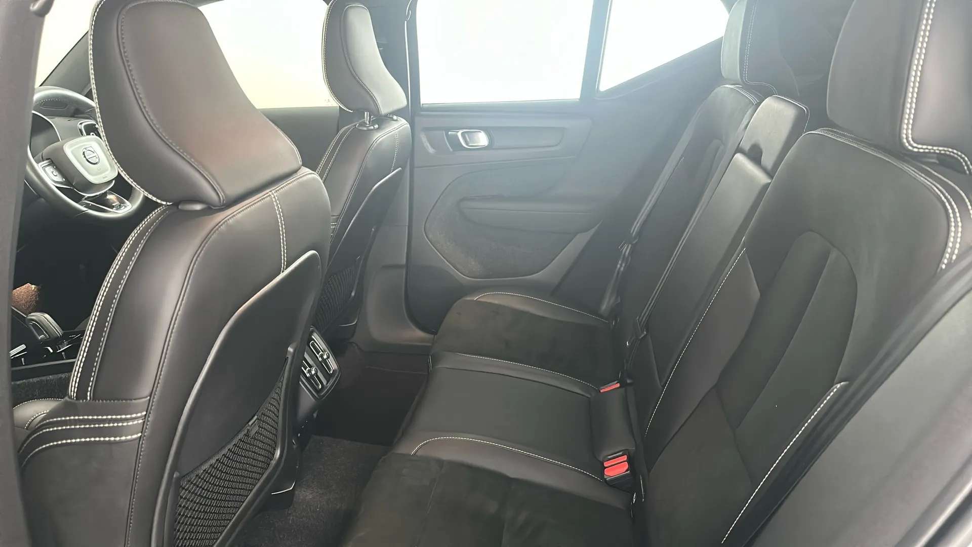 2021 VOLVO XC40 2021 VOLVO XC40