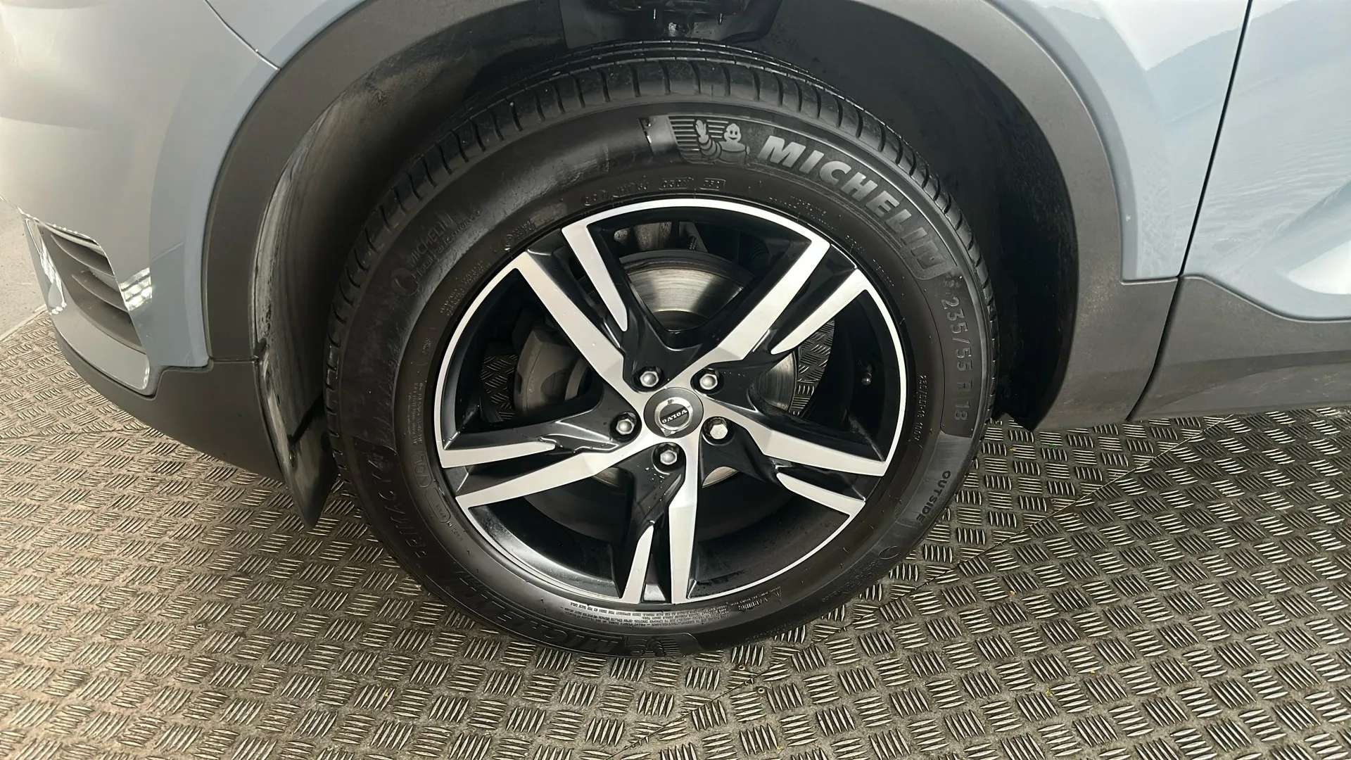 2021 VOLVO XC40 2021 VOLVO XC40