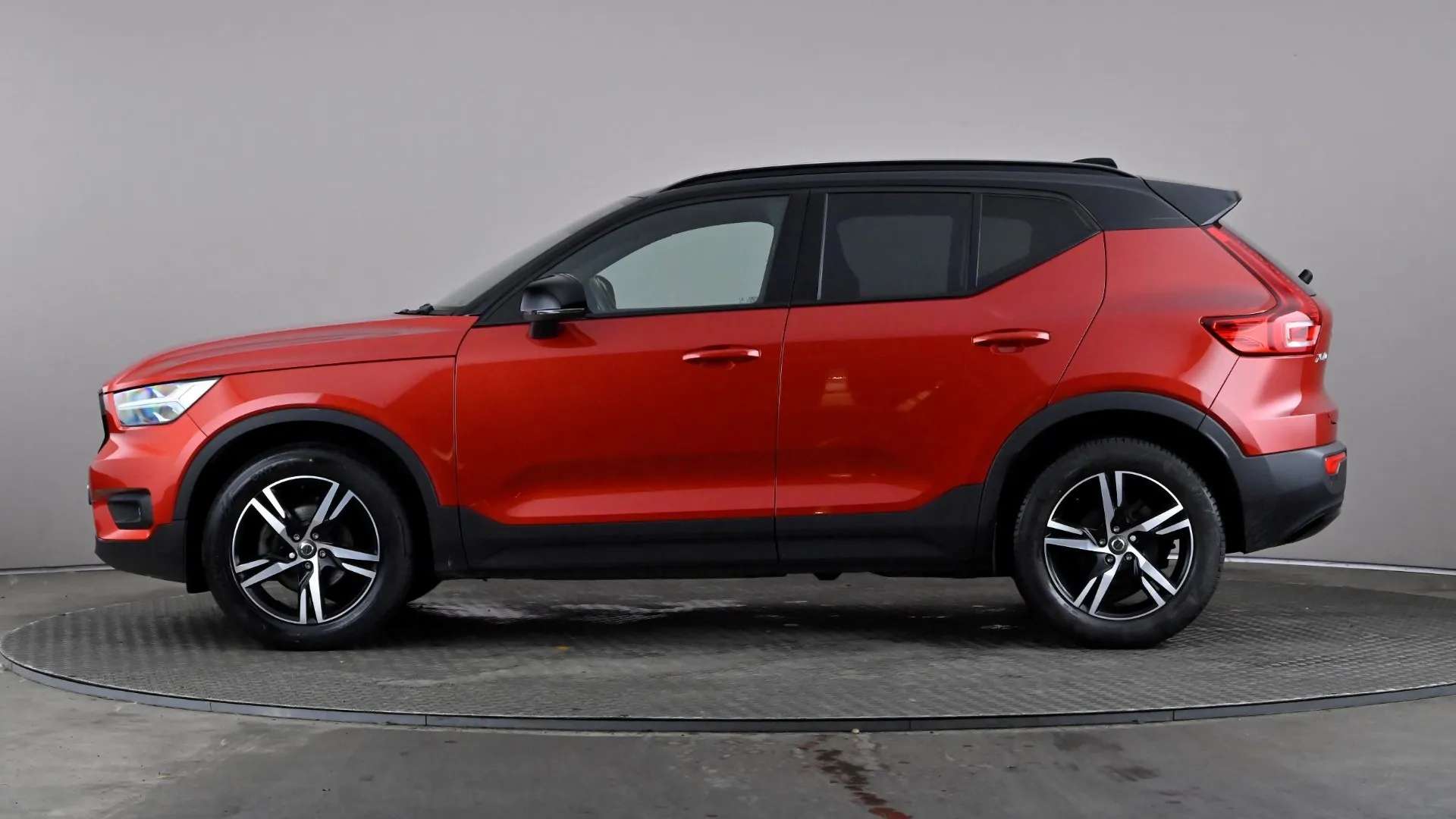 2021 VOLVO XC40 2021 VOLVO XC40