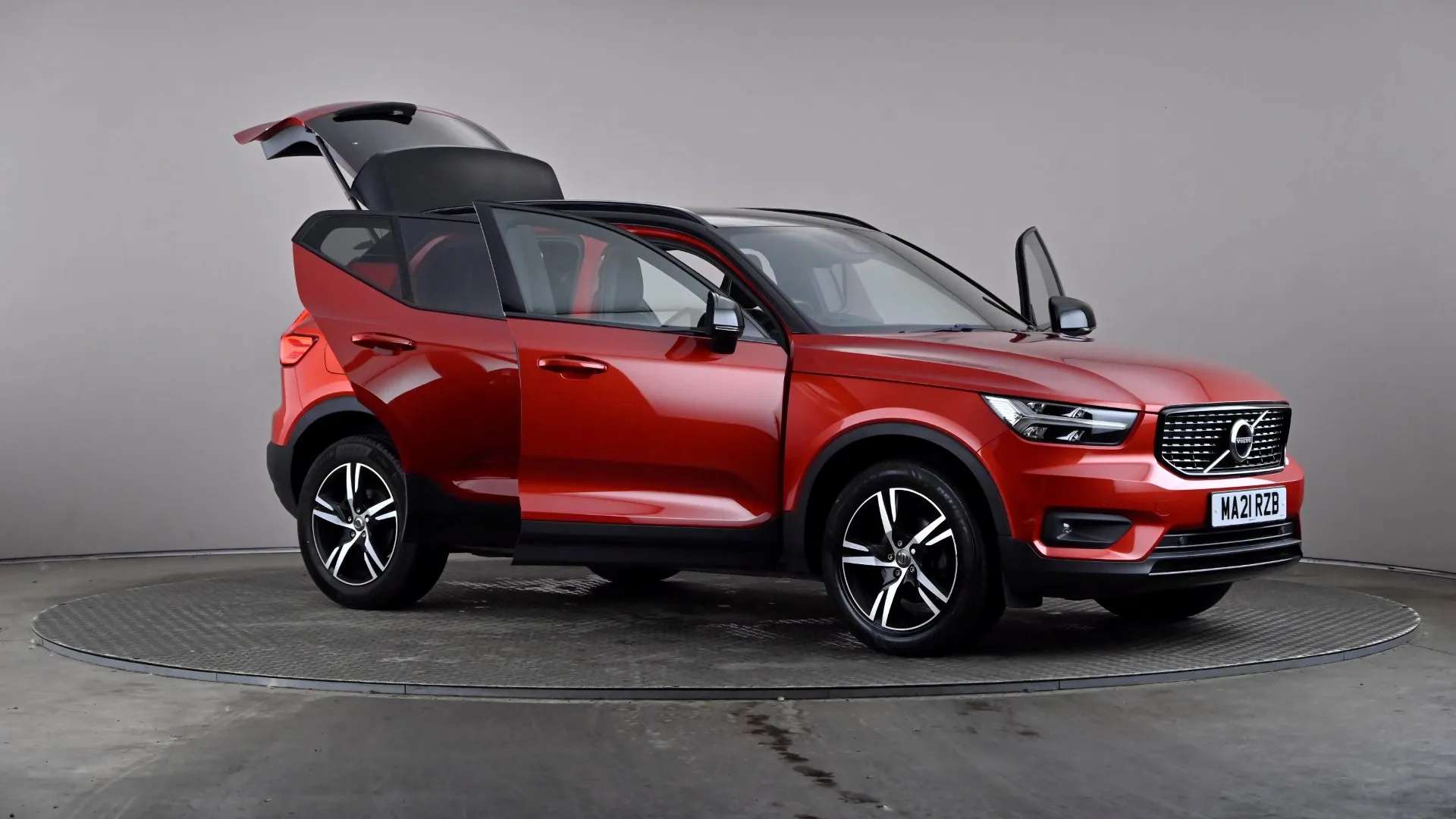 2021 VOLVO XC40 2021 VOLVO XC40