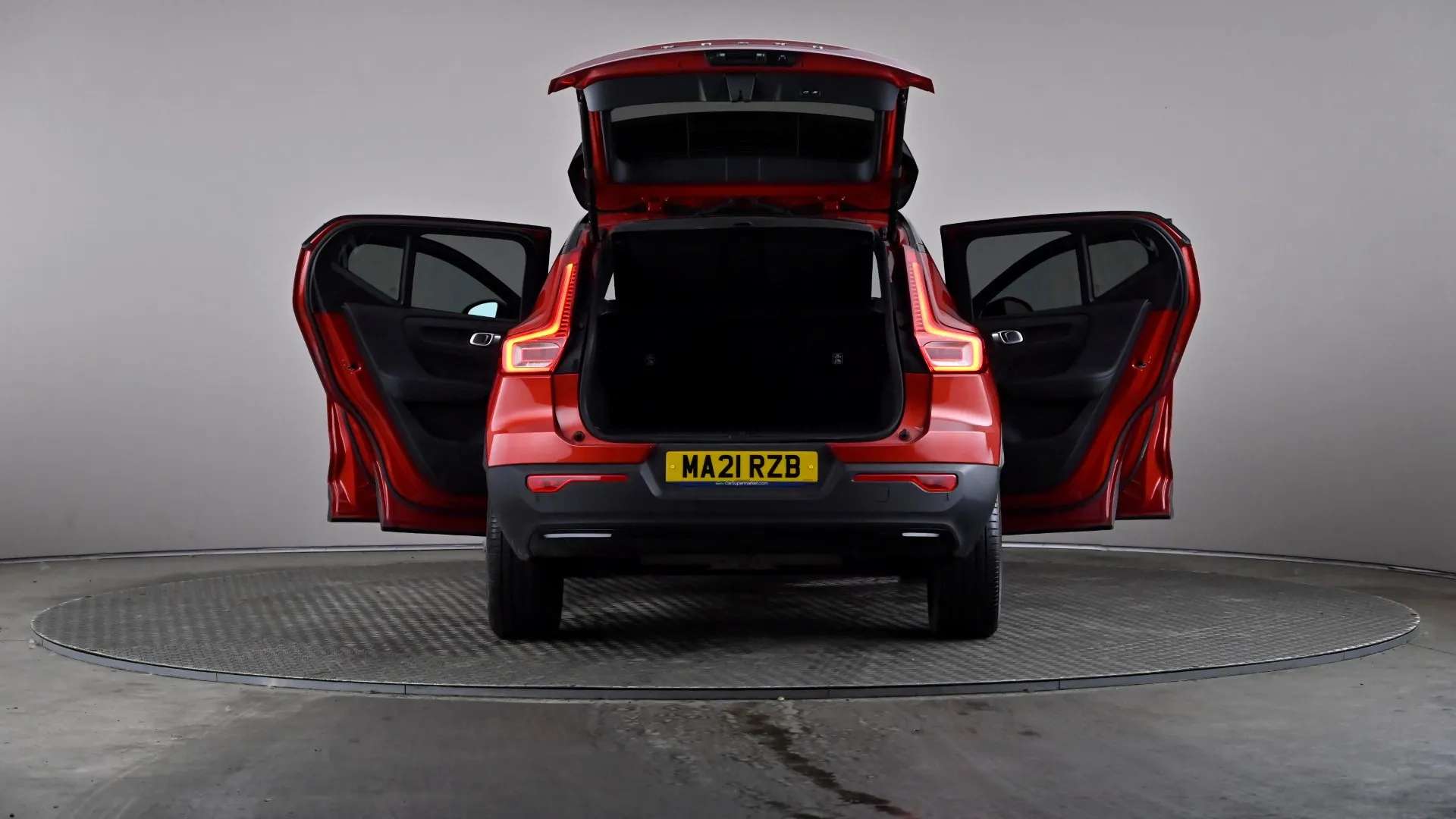 2021 VOLVO XC40 2021 VOLVO XC40
