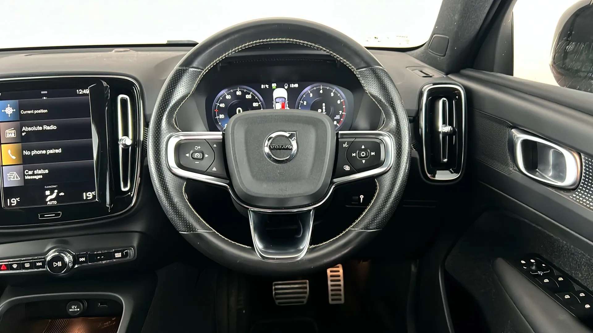 2021 VOLVO XC40 2021 VOLVO XC40