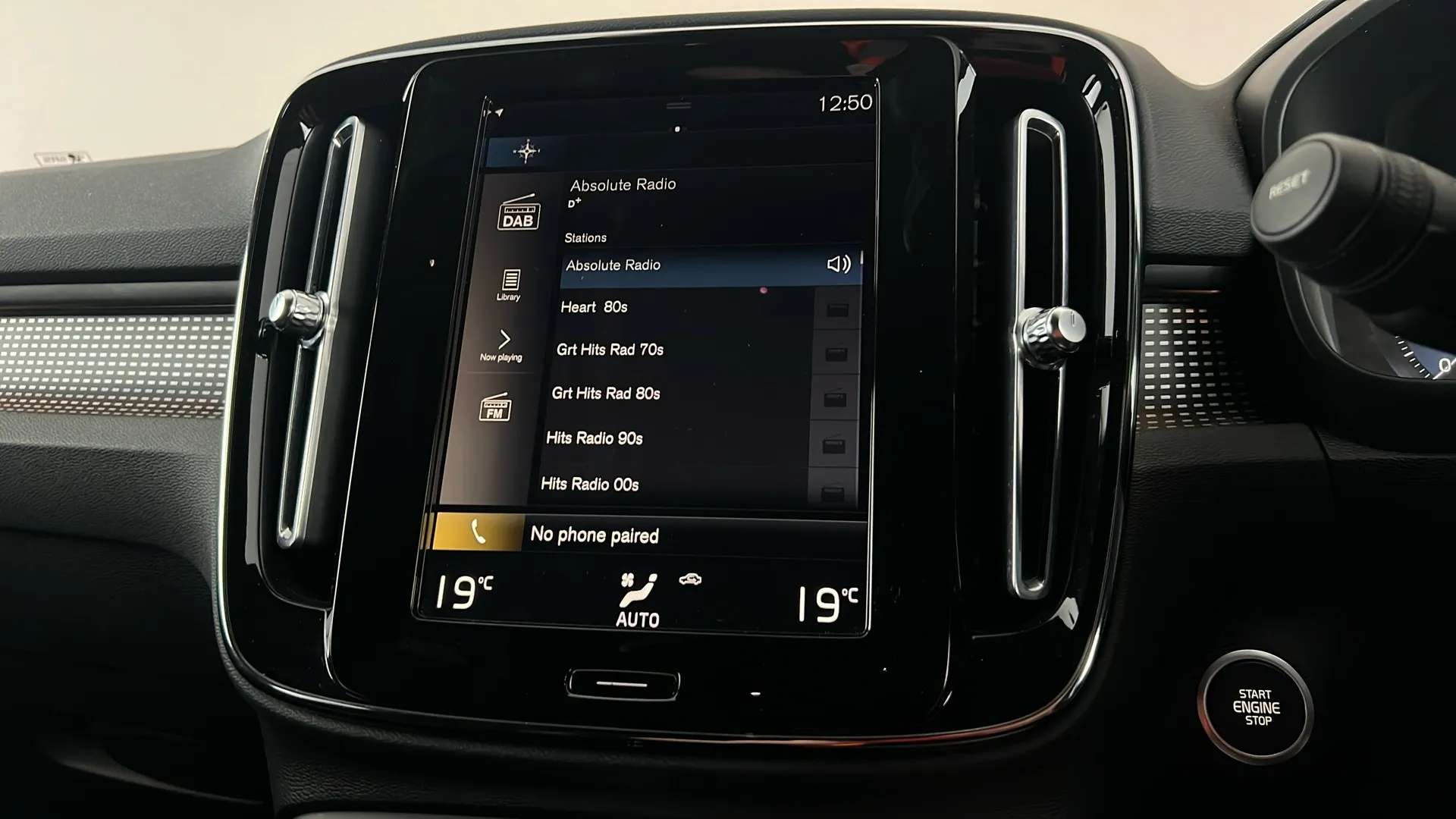 2021 VOLVO XC40 2021 VOLVO XC40
