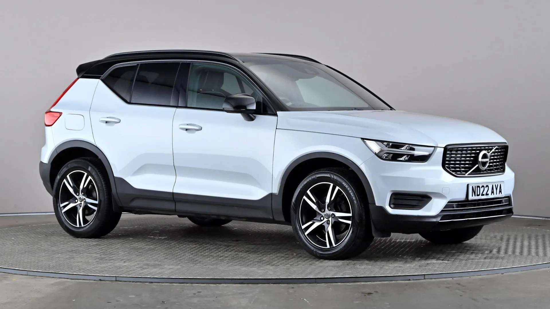 2022 VOLVO XC40 2022 VOLVO XC40
