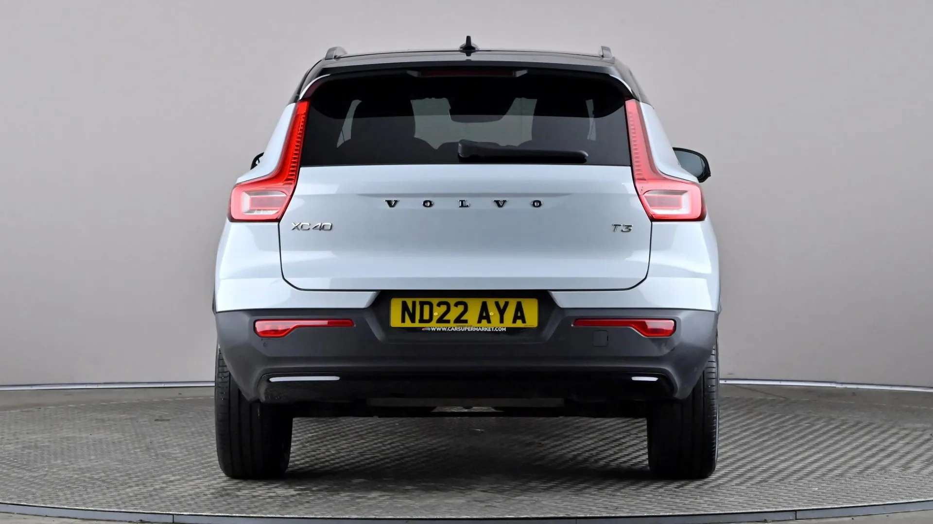 2022 VOLVO XC40 2022 VOLVO XC40