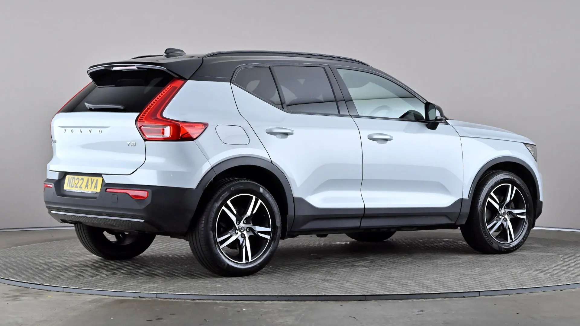 2022 VOLVO XC40 2022 VOLVO XC40