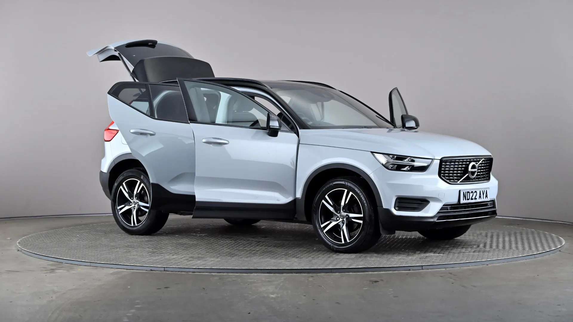 2022 VOLVO XC40 2022 VOLVO XC40