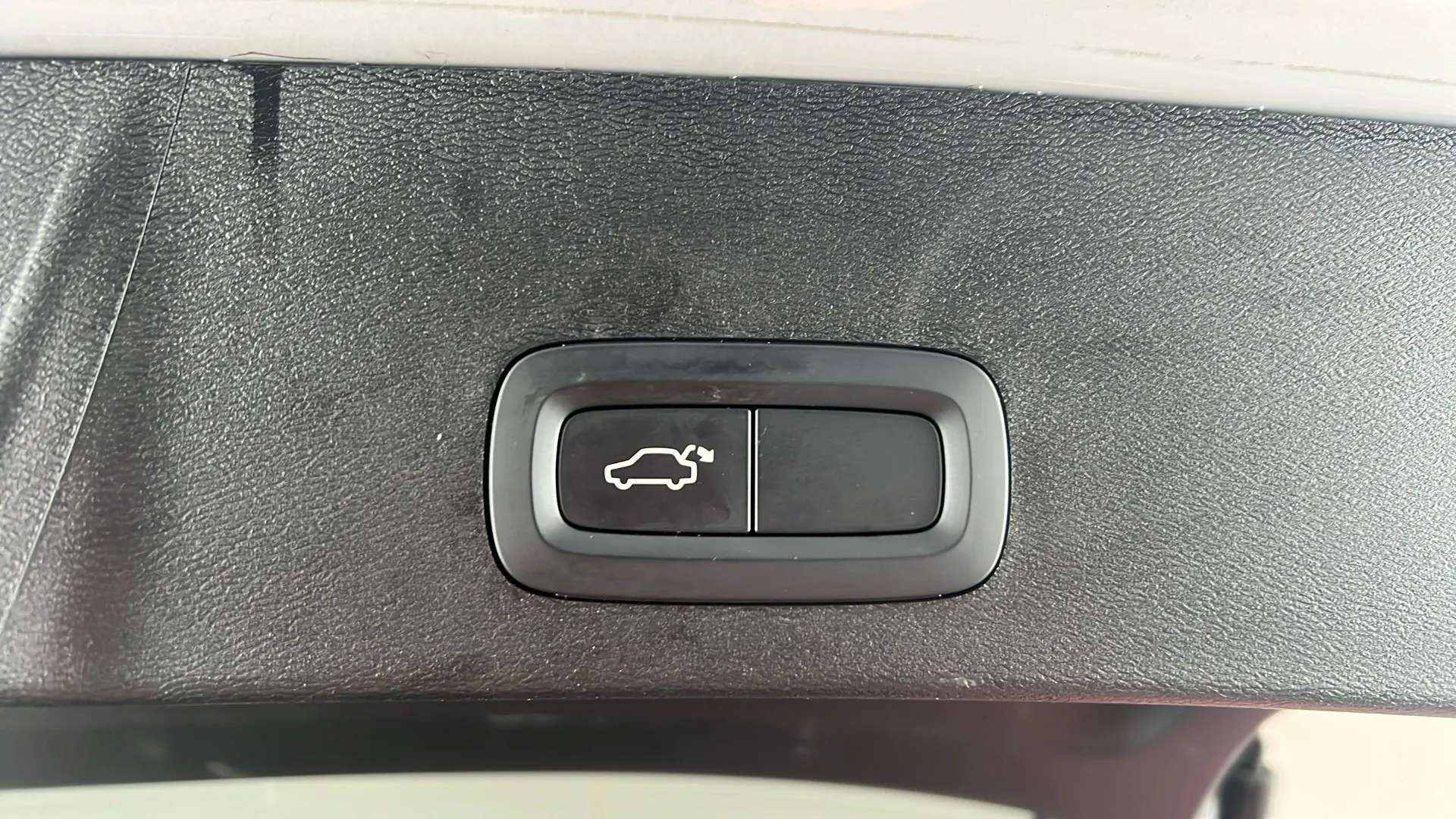 2022 VOLVO XC40 2022 VOLVO XC40