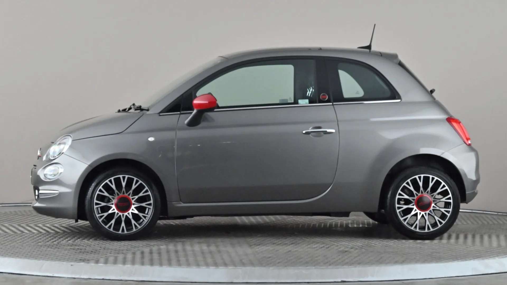 A 2023 FIAT 500 1.0 Mild Hybrid Red A 2023 FIAT 500 1.0 Mild Hybrid Red