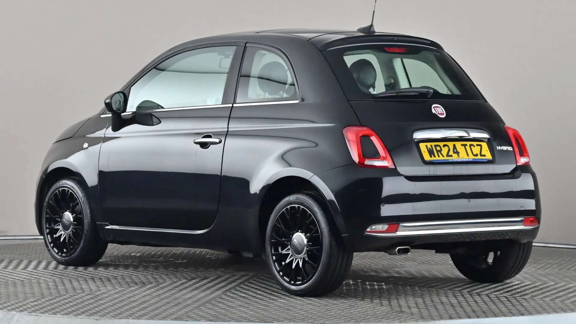 A 2024 FIAT 500 1.0 Mild Hybrid Top A 2024 FIAT 500 1.0 Mild Hybrid Top