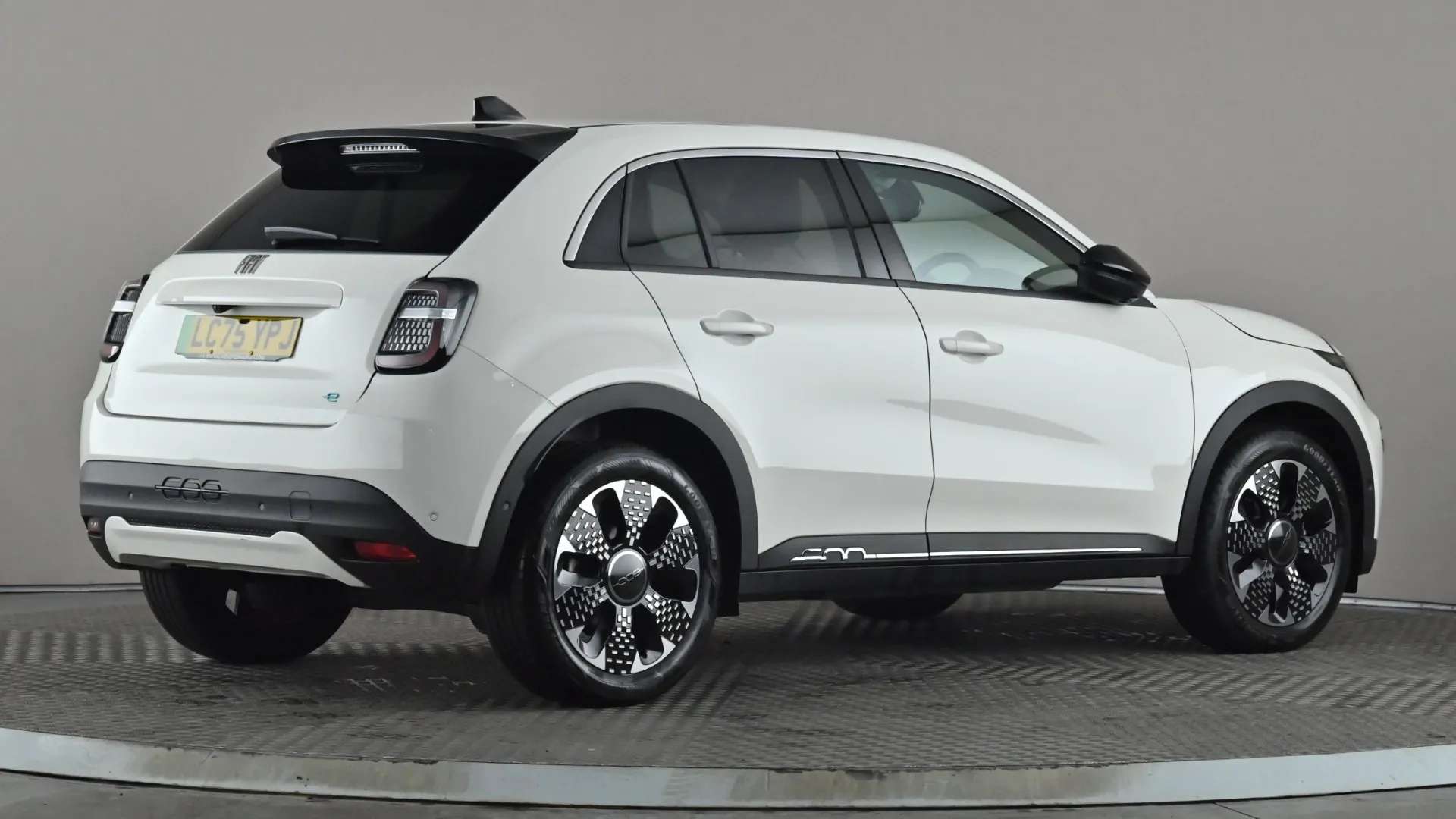 2025 FIAT 600 2025 FIAT 600