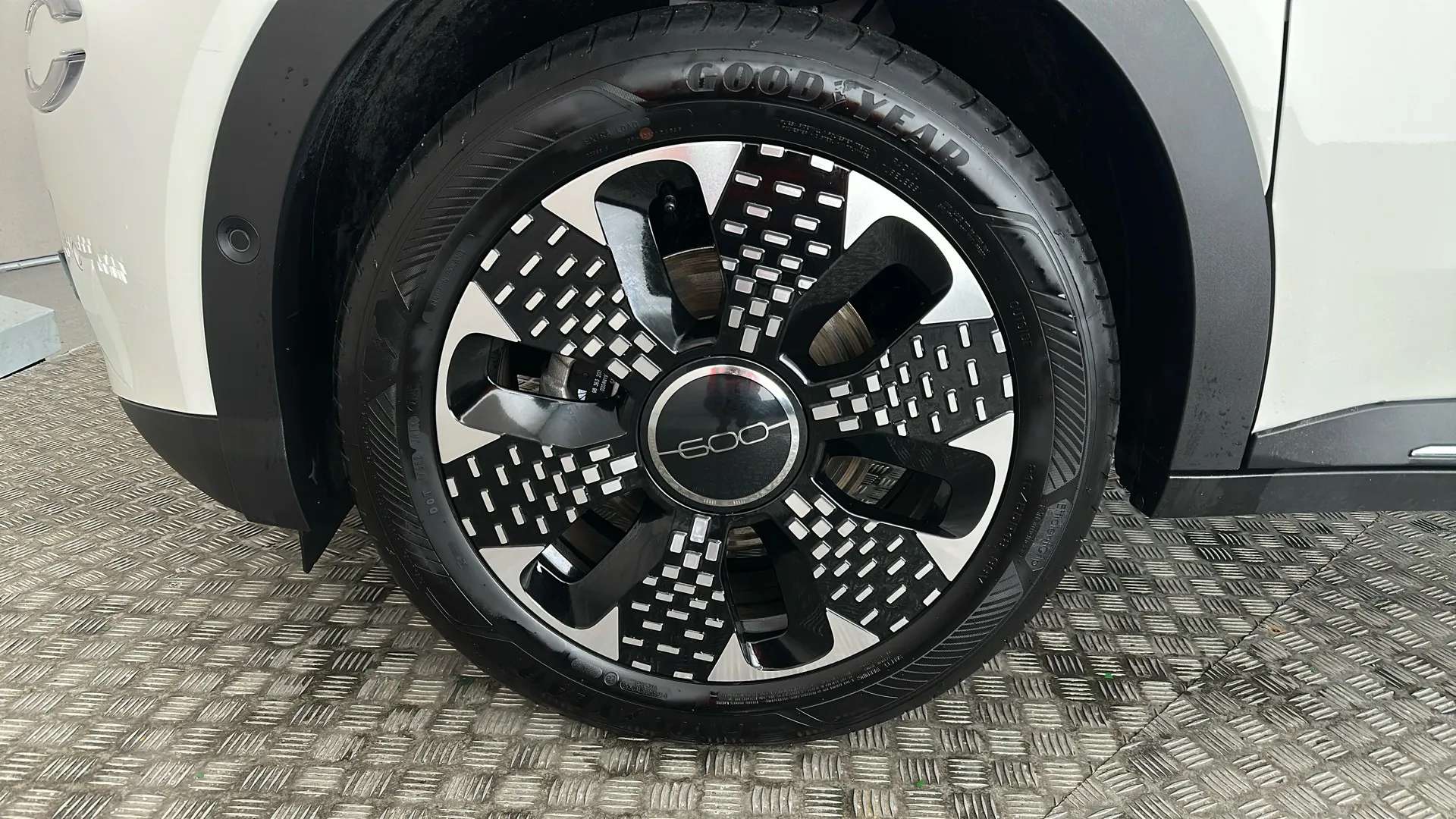 2025 FIAT 600 2025 FIAT 600