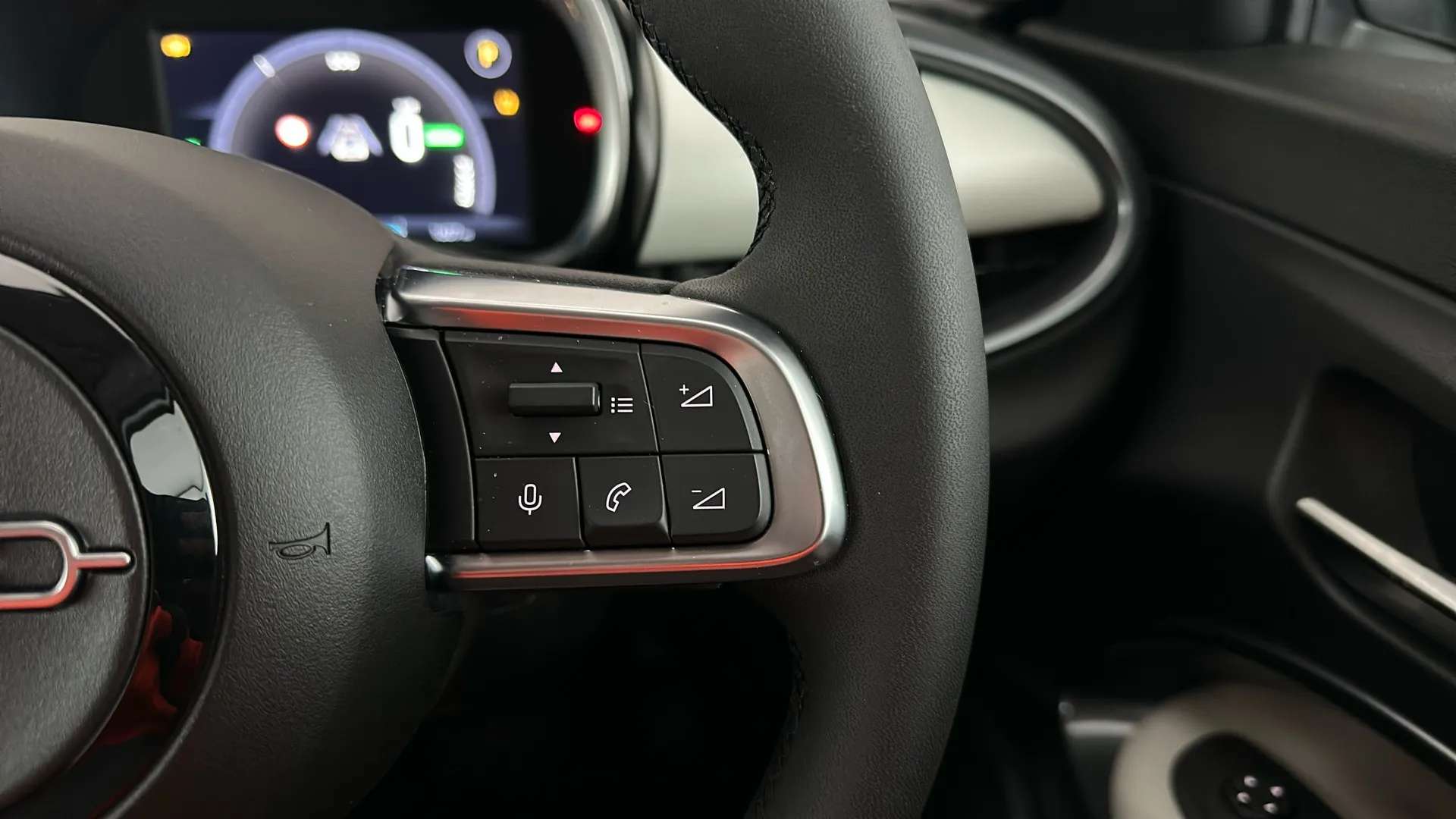 2025 FIAT 600 2025 FIAT 600