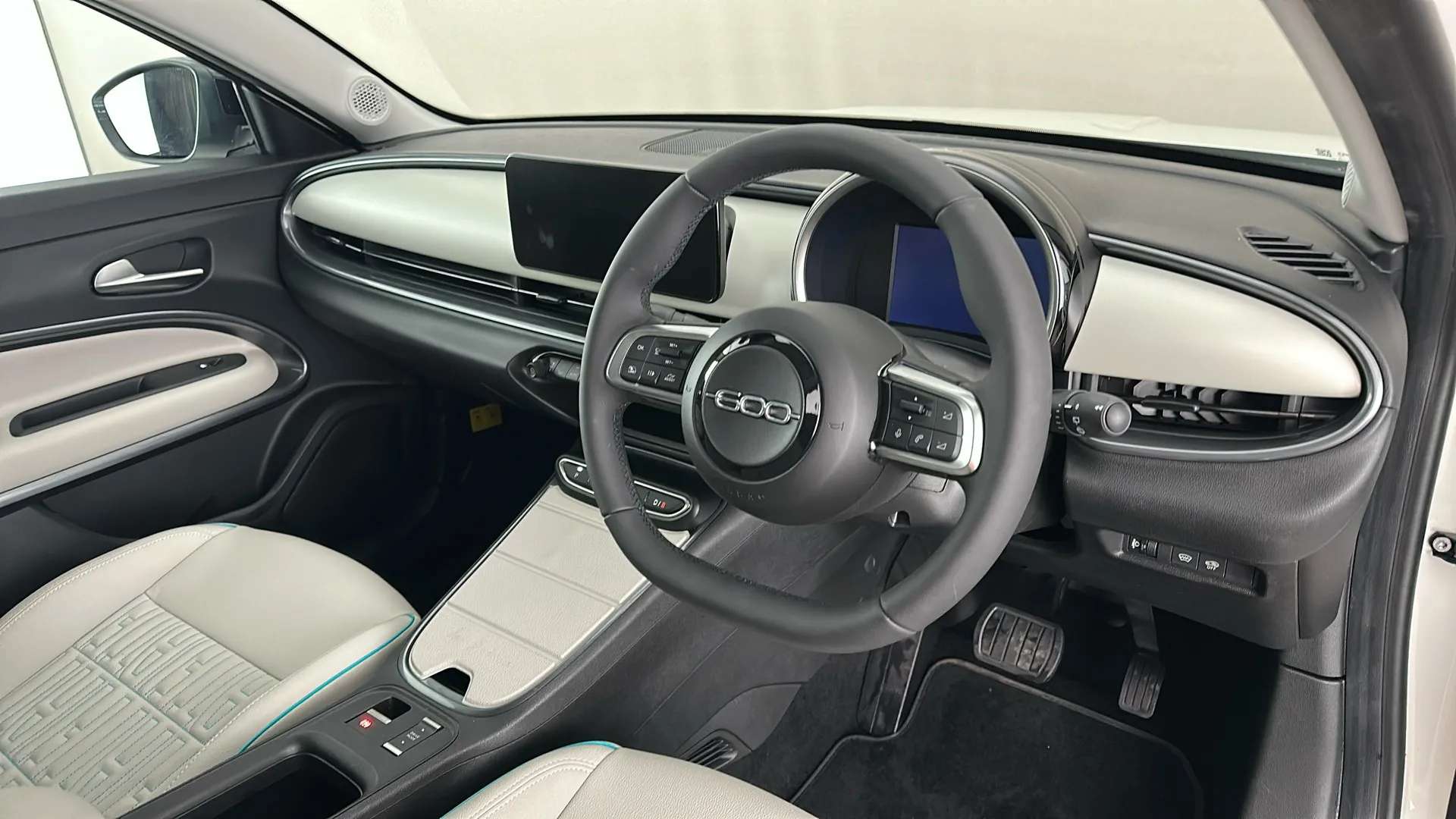 2025 FIAT 600 2025 FIAT 600