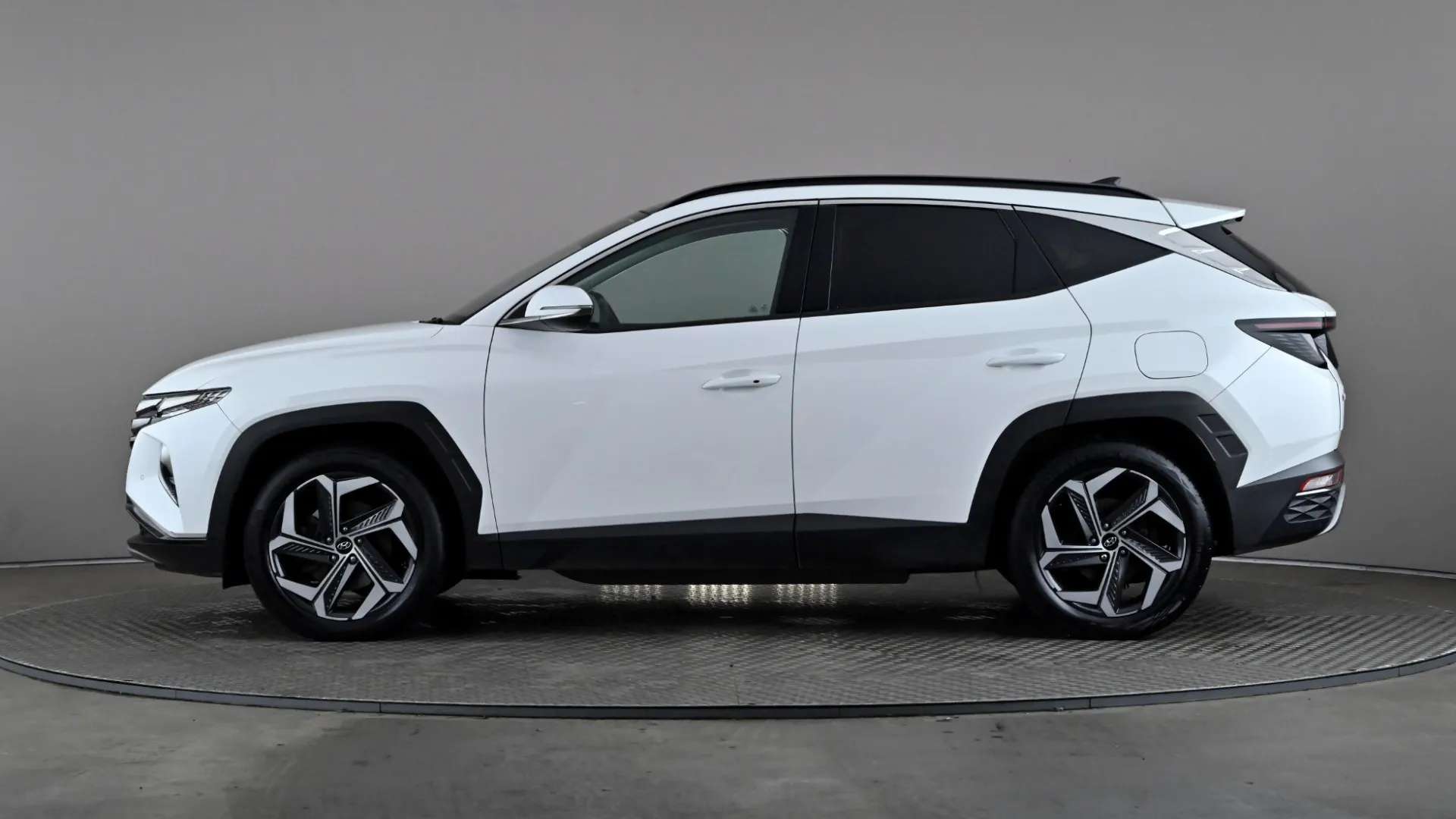 A 2022 HYUNDAI TUCSON 1.6 TGDi Plug-in Hybrid Ultimate 4WD Auto A 2022 HYUNDAI TUCSON 1.6 TGDi Plug-in Hybrid Ultimate 4WD Auto