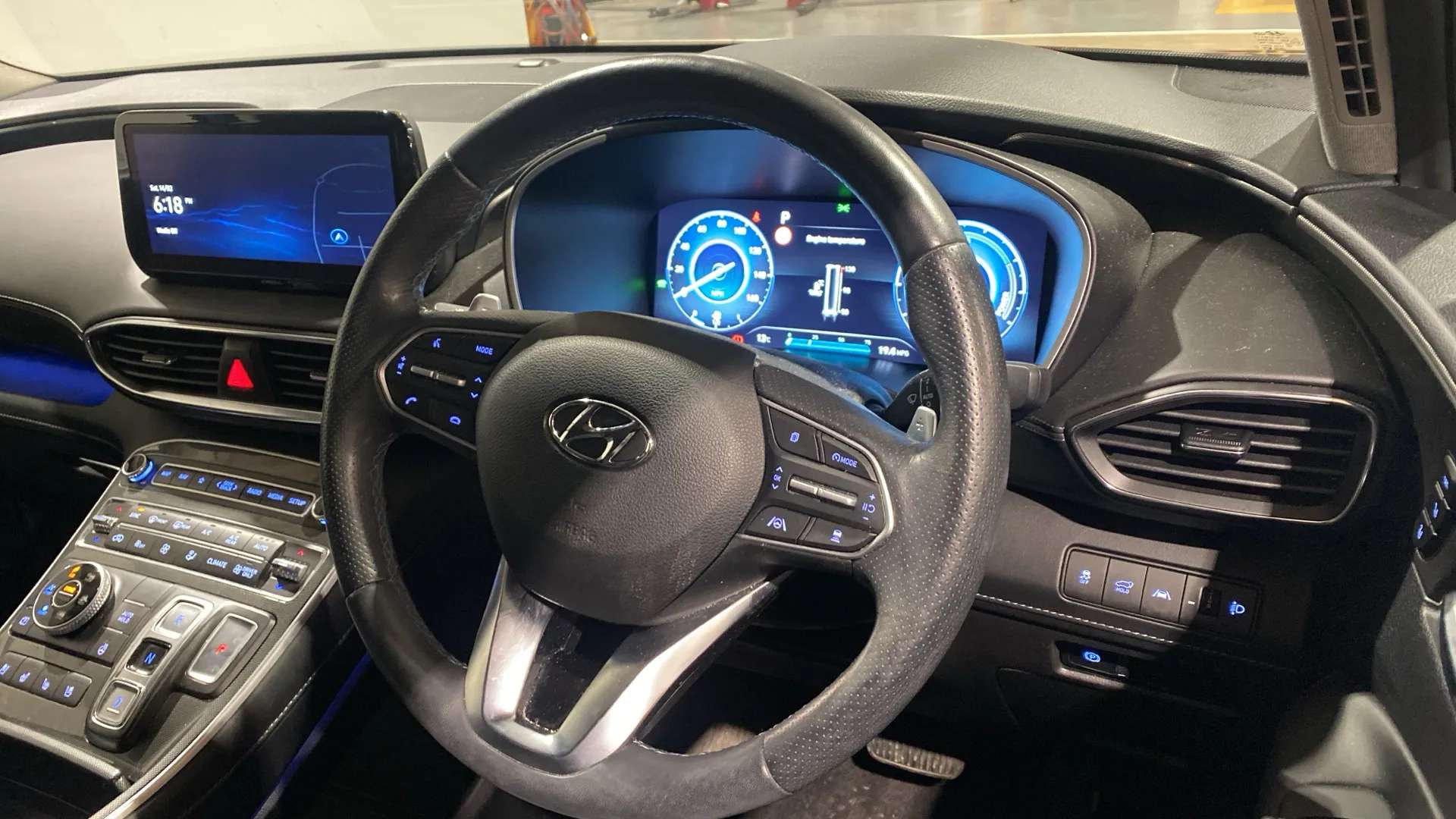 A 2023 HYUNDAI SANTA FE 1.6 TGDi Hybrid Ultimate 4WD Auto A 2023 HYUNDAI SANTA FE 1.6 TGDi Hybrid Ultimate 4WD Auto